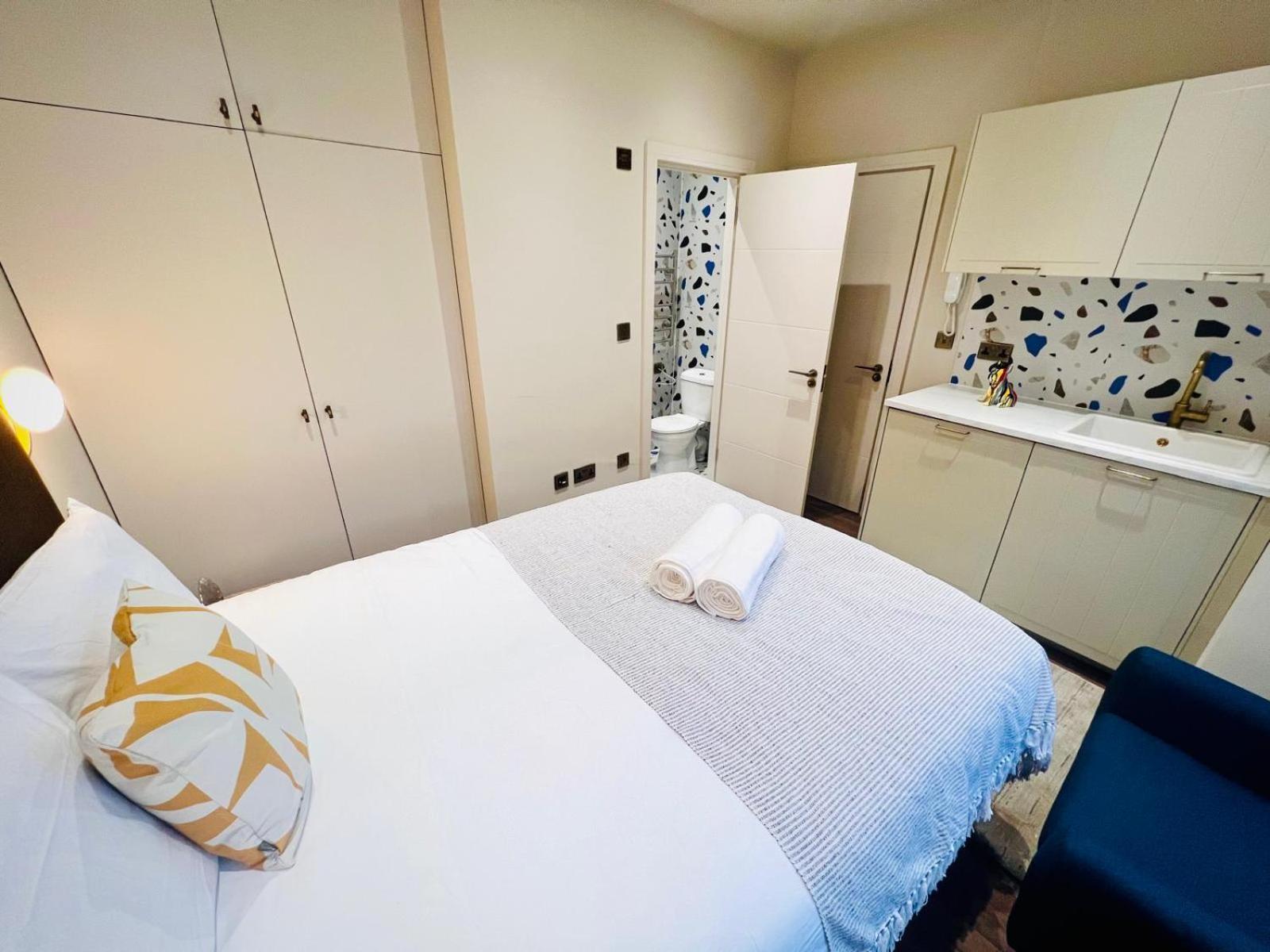 Guest house Holly A Mini Great Location For Tourist!!! *