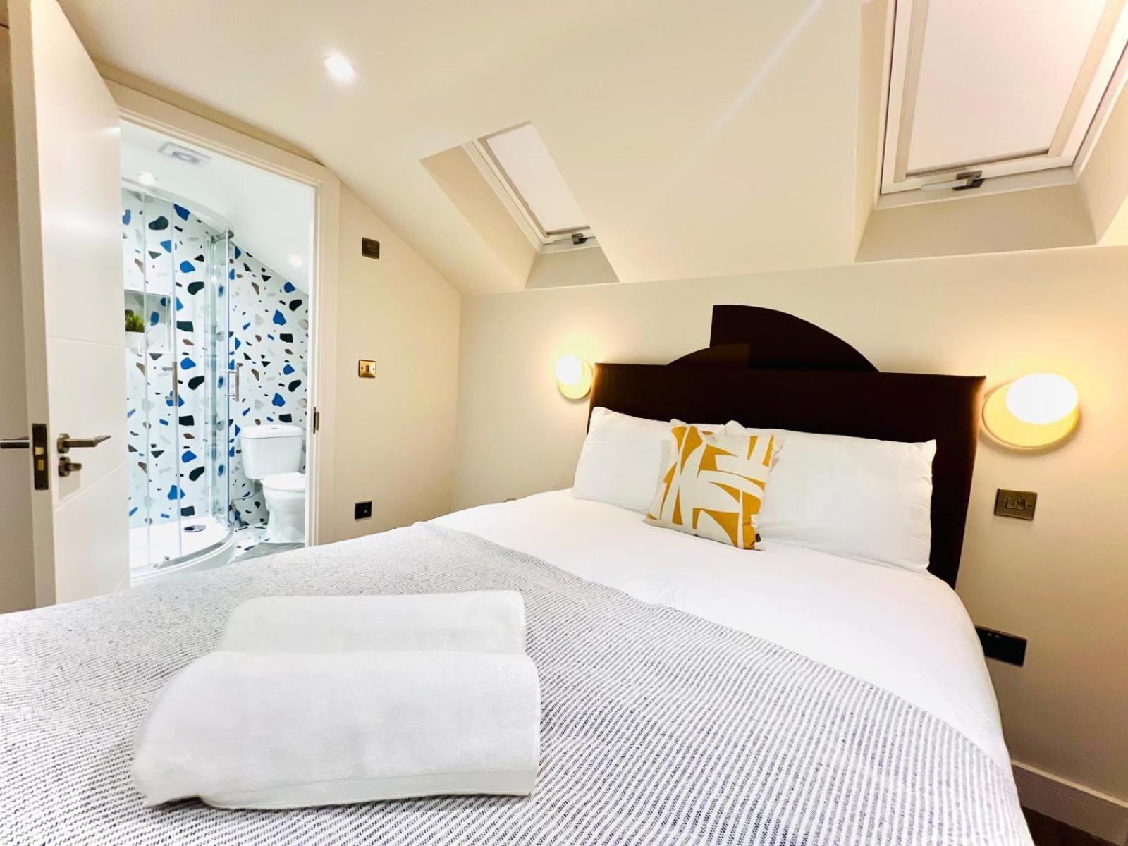 Holly A Mini Great Location For Tourist!!! Guest house *
