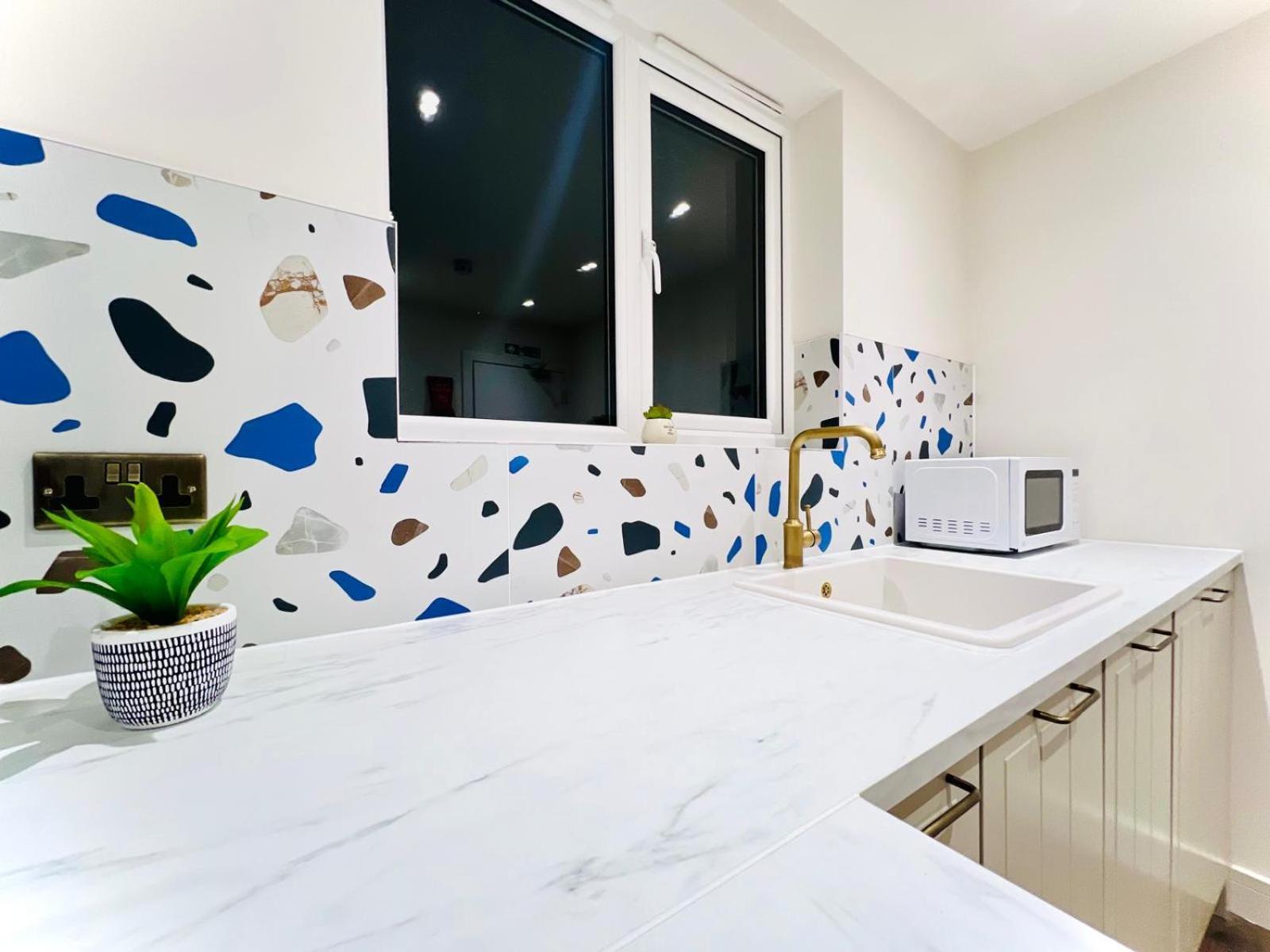 Holly A Mini Great Location For Tourist!!! Guest house London