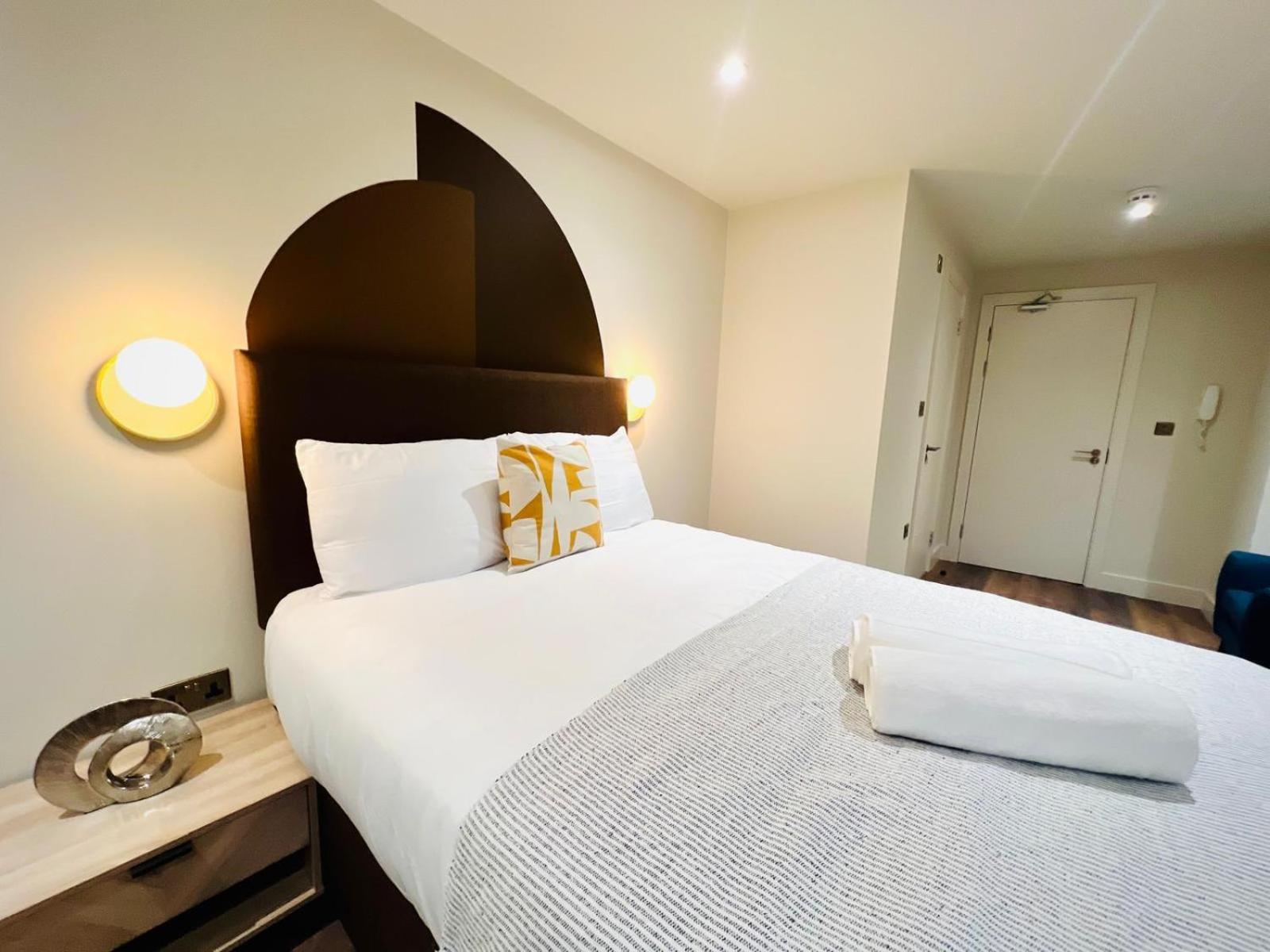 Holly A Mini Great Location For Tourist!!! Guest house