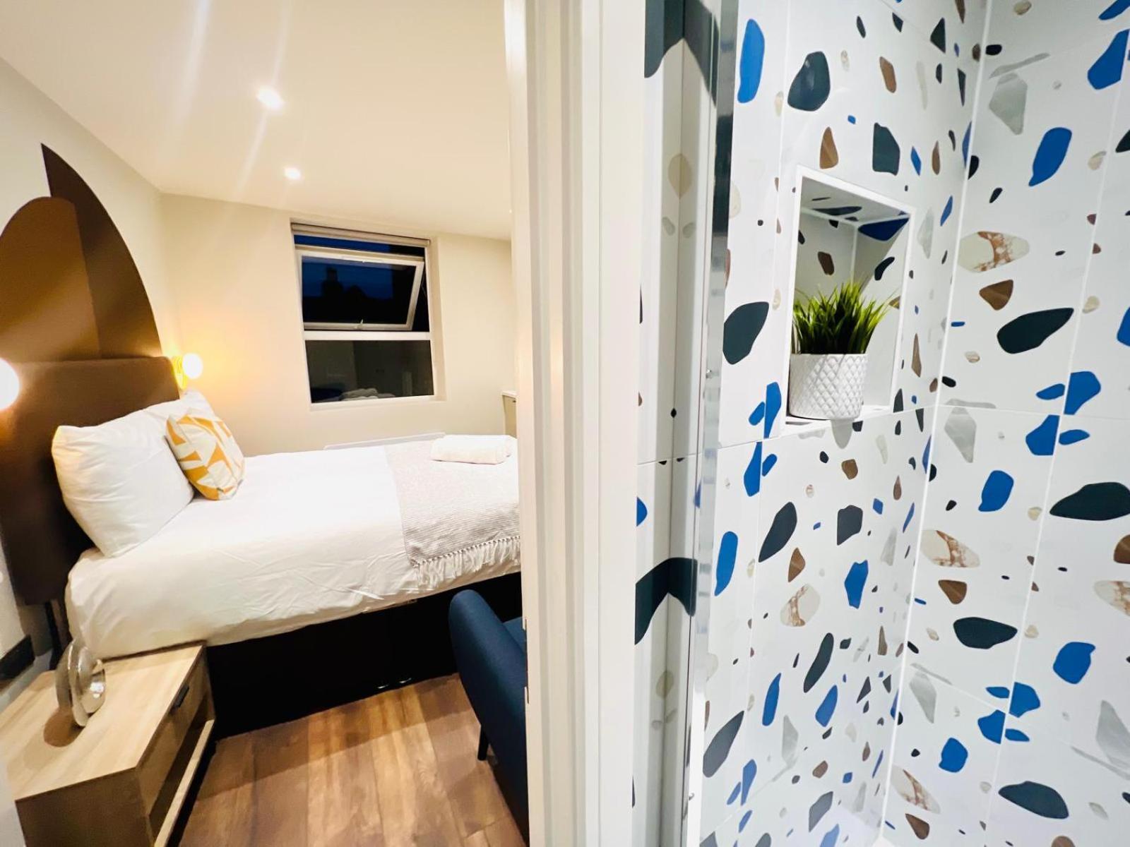 Holly A Mini Great Location For Tourist!!! Guest house