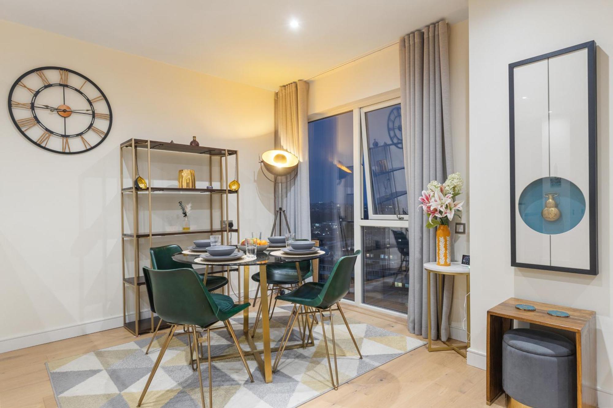 Short Stays At Lotus House * London