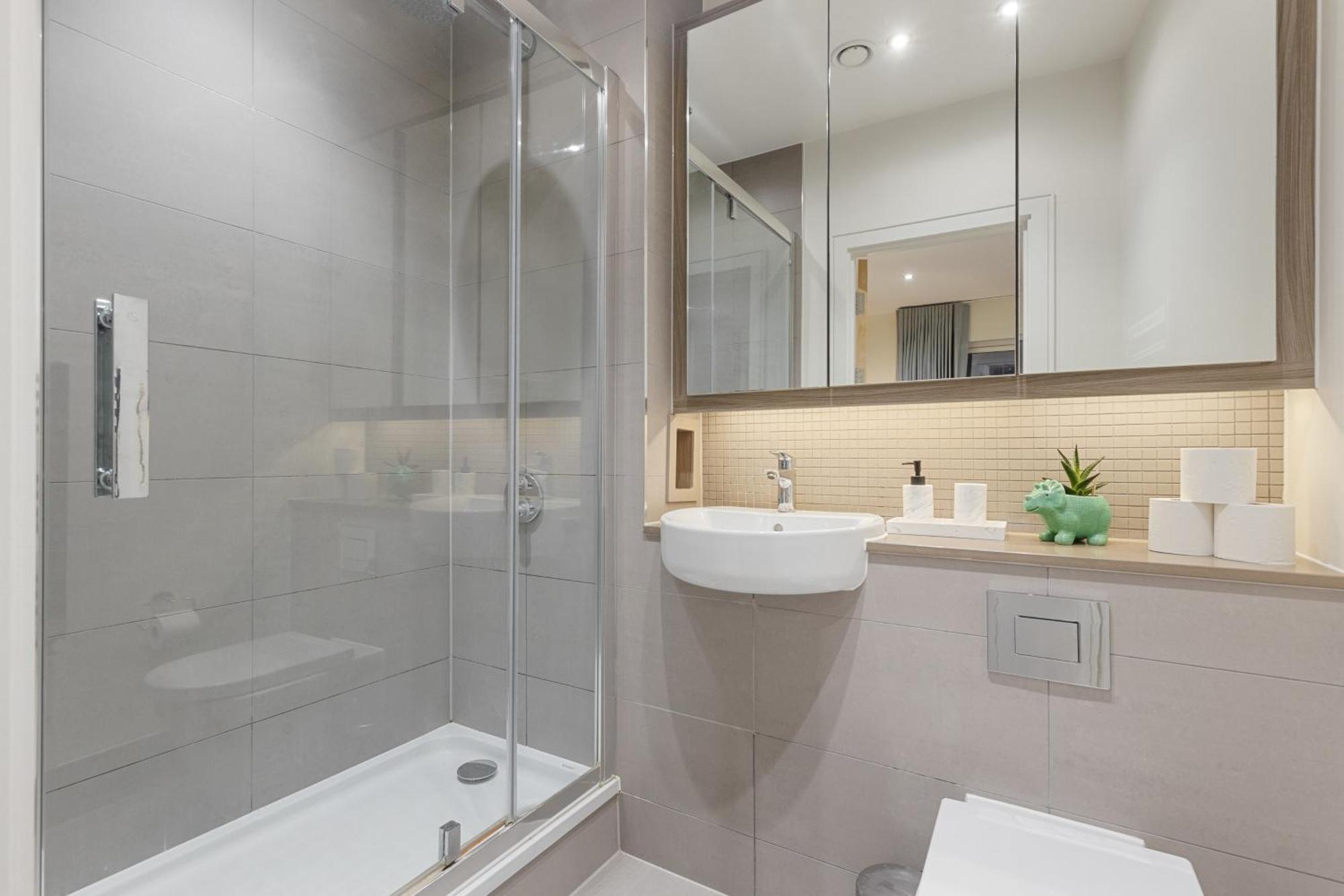 Apartment Short Stays At Lotus House London