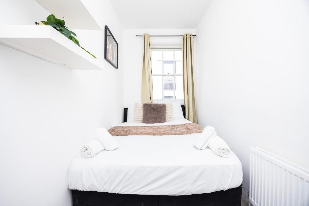 Classy 2 Bedroom Near Old Street Station Apartment *