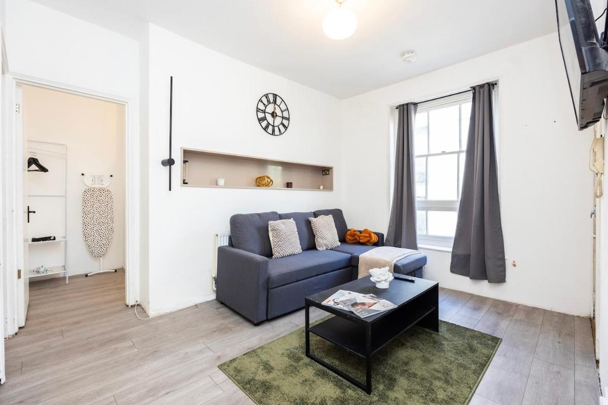 Classy 2 Bedroom Near Old Street Station * London