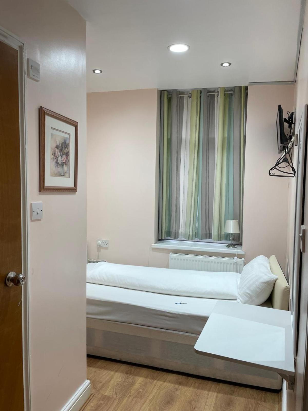 Accommodation Plus * London