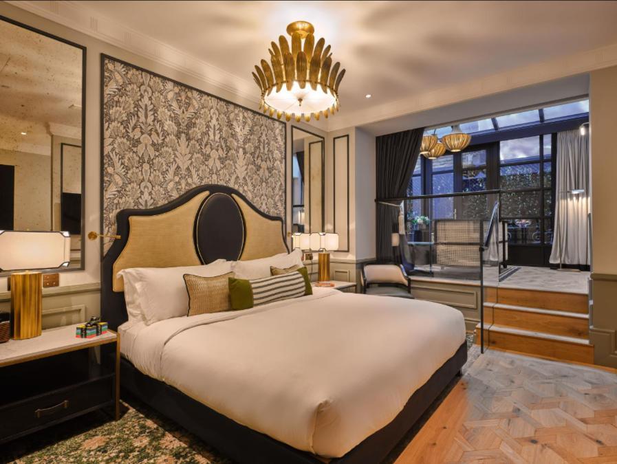 The Mayfair Townhouse - An Iconic Luxury Hotel