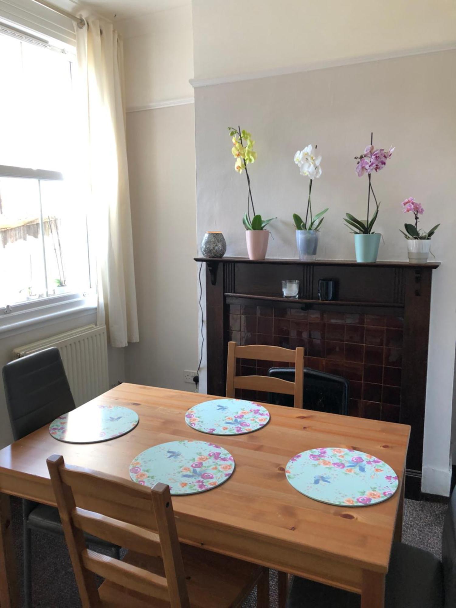 Cozy Single And Double Homestay London