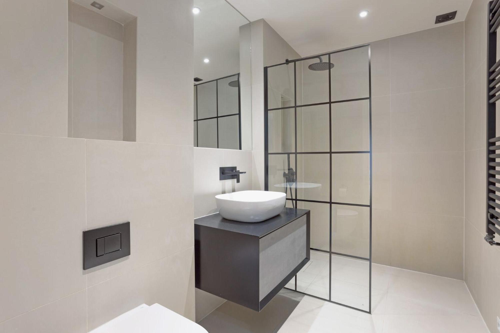 Apartment Modern Kensington Flat 3 Bedrooms And 3 Bathrooms London