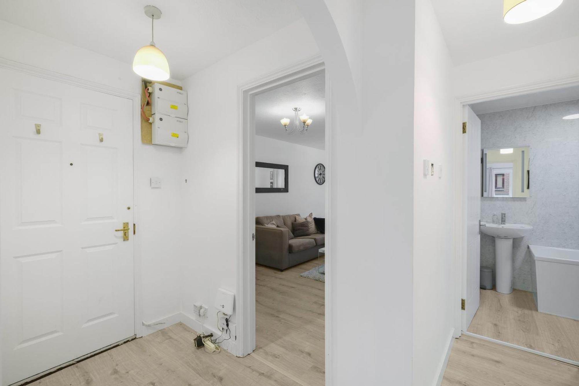 Charming 2-bedroom, 1-bathroom In Transom Square Londres