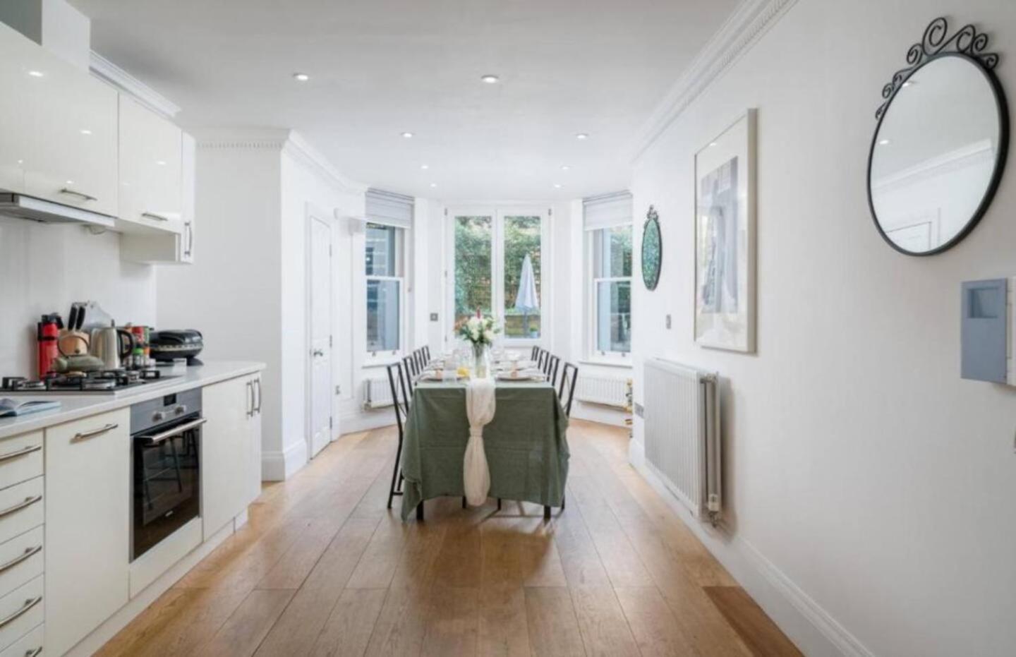 Niru Experience Luxury Boutique Garden 2bd 2ba Apartment London