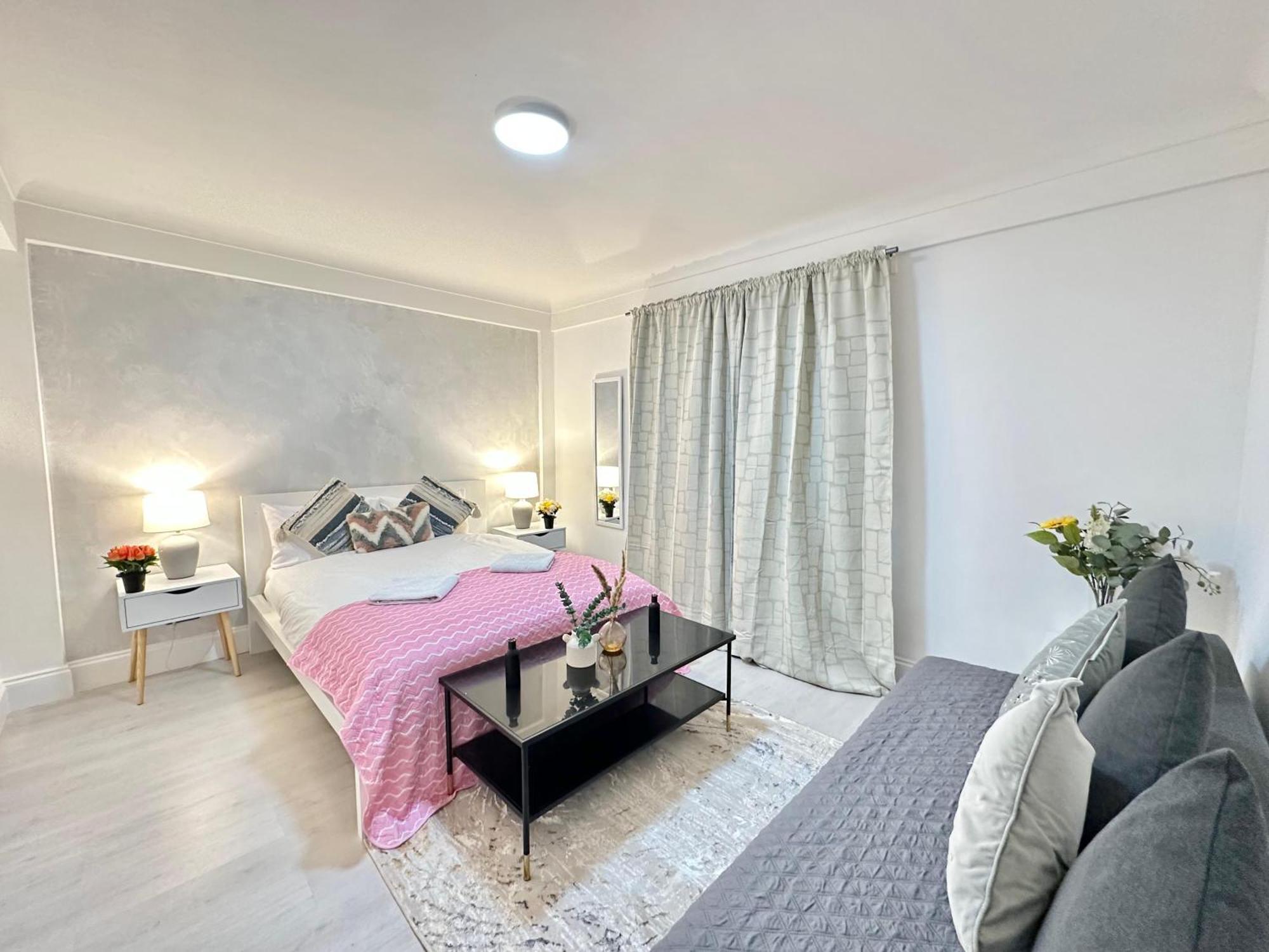 Edgware Road Beautiful Family Apartment London