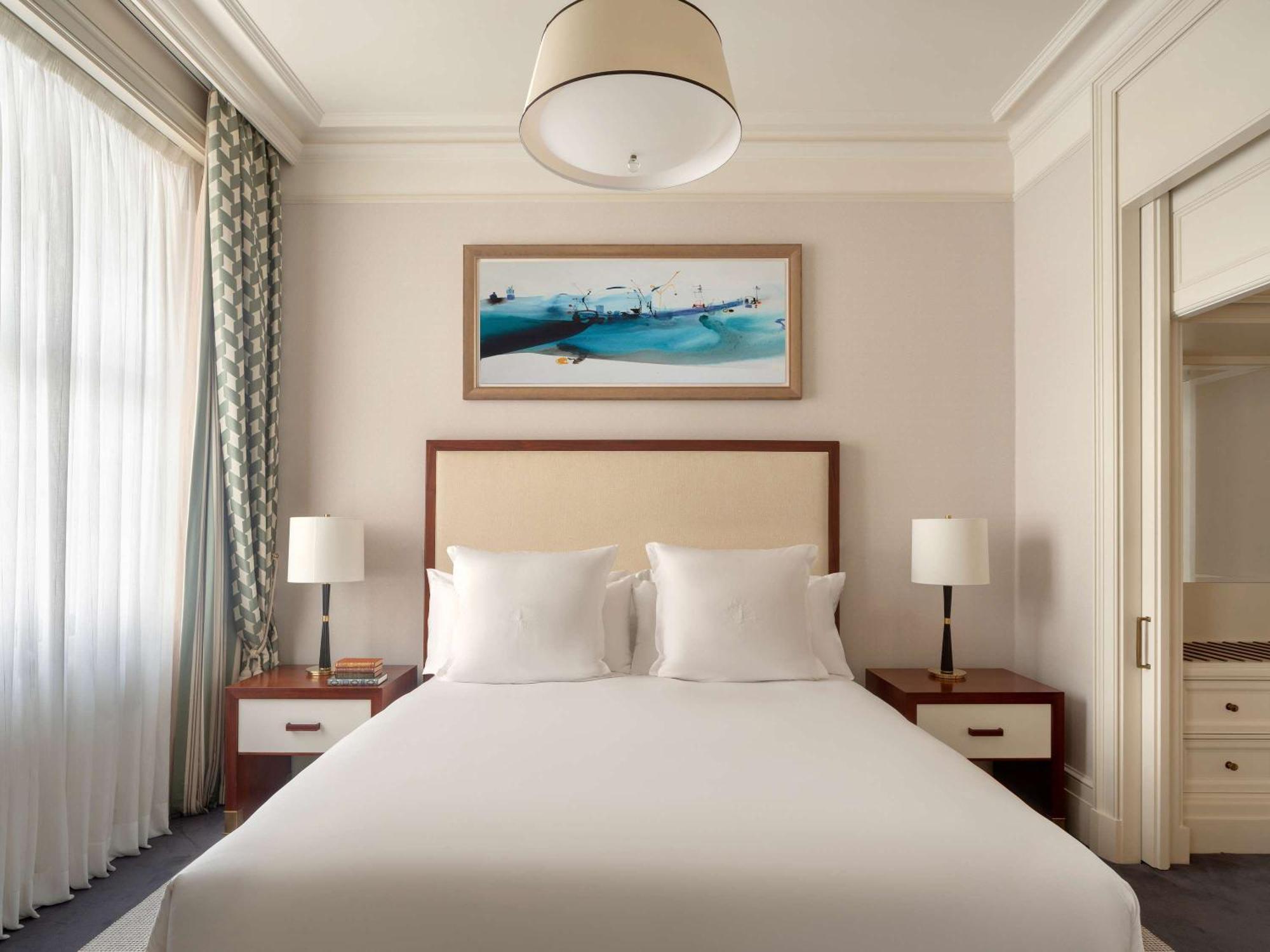 Raffles At The Owo Hotel 5*
