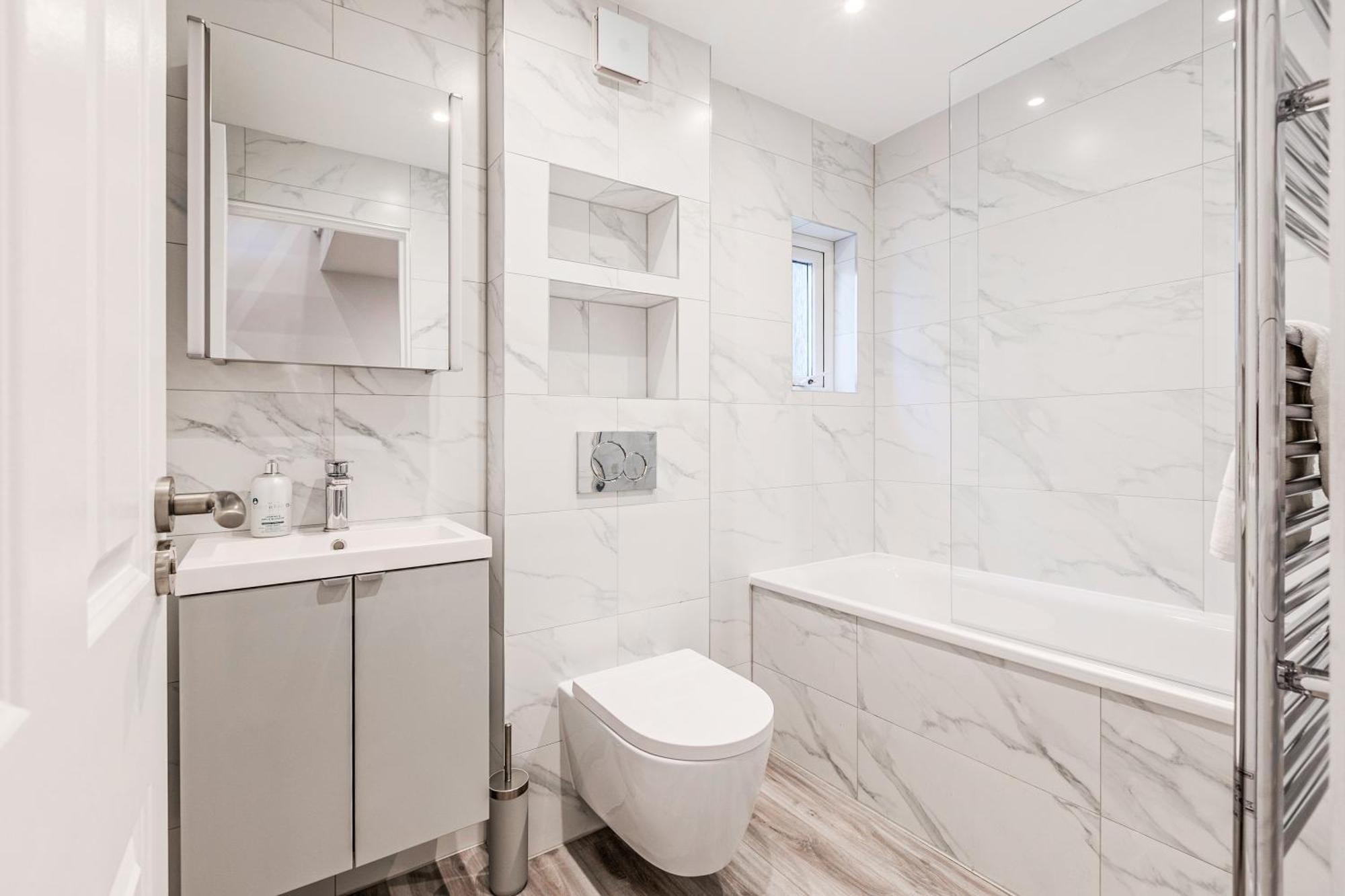 Apartment New Listing! Peaceful 1br Flat In Clapham Common London