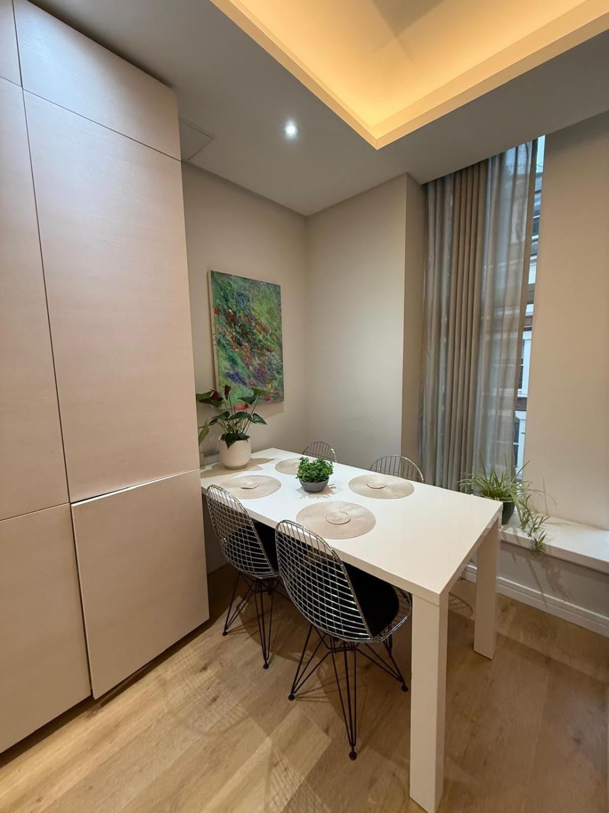 Modern Luxury Entire Covent Garden Sleeps 5 600sqft * London