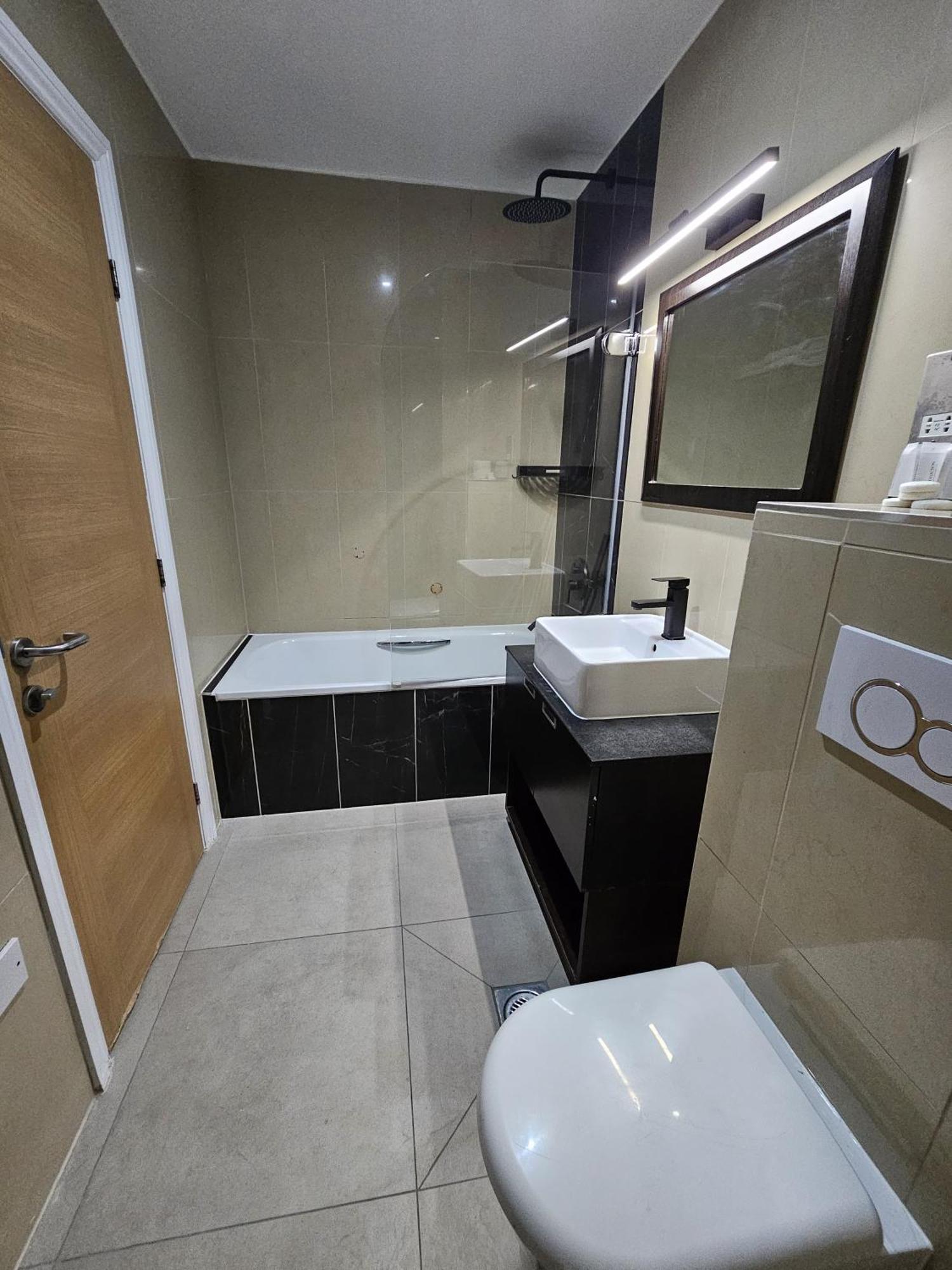 Cromwell 3* London