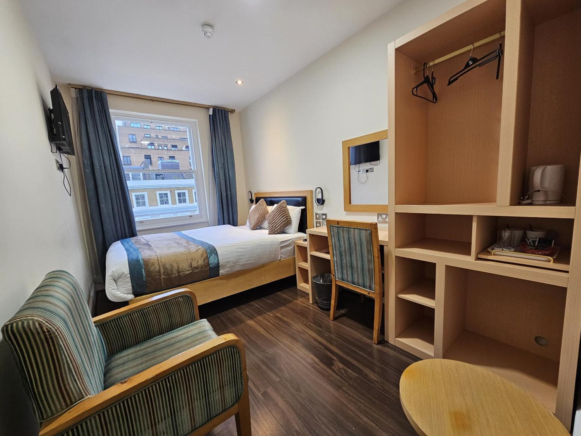 Hotel Cromwell