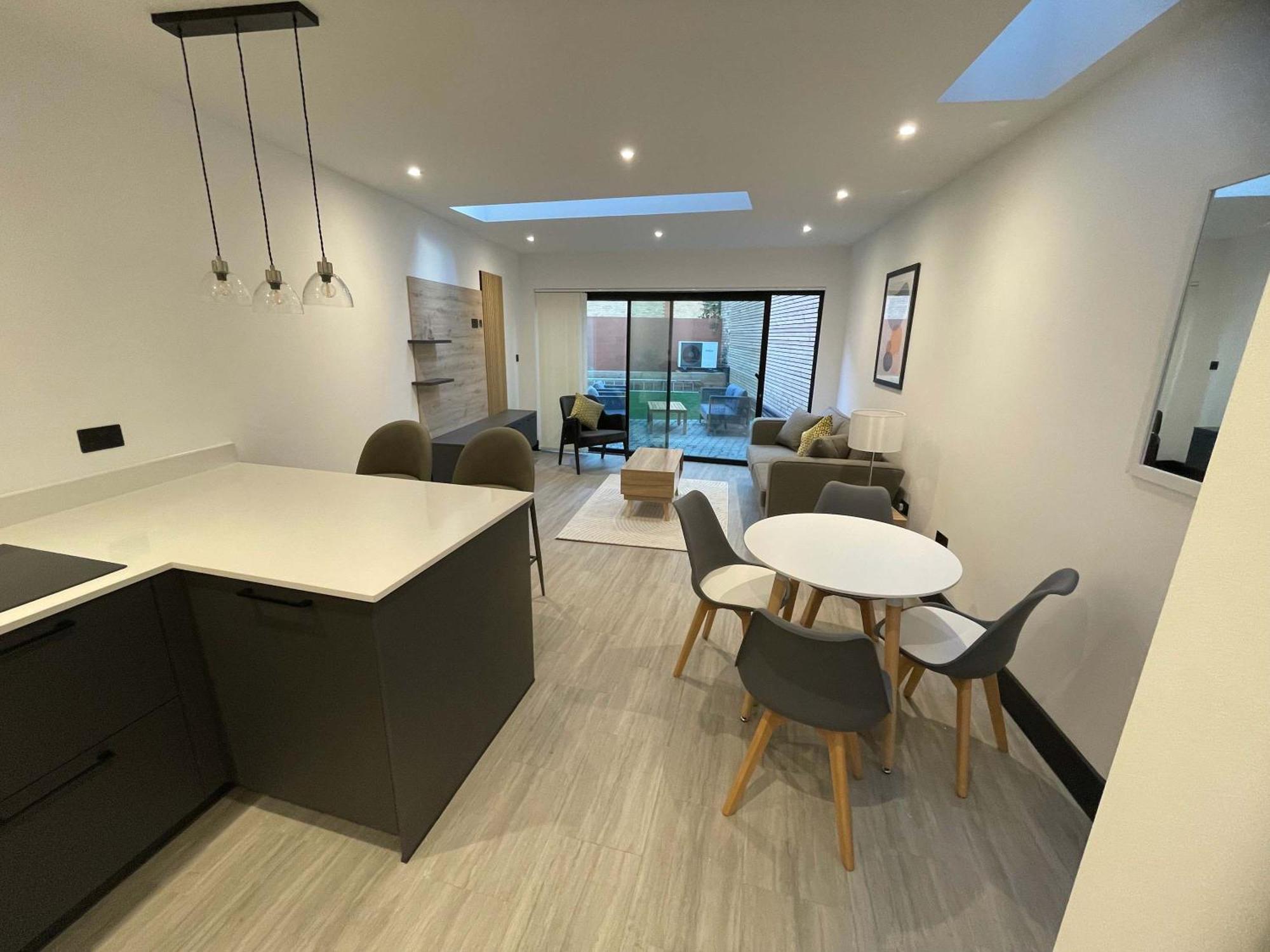 Beautiful Modern Eco Friendly 2 Bed House With Garden - Ferienhaus *