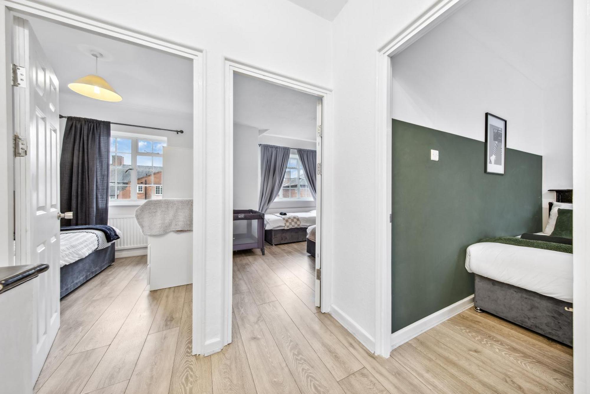 Luxe Jacuzzi - Sleeps 7 - Putney Bridge Holiday home *