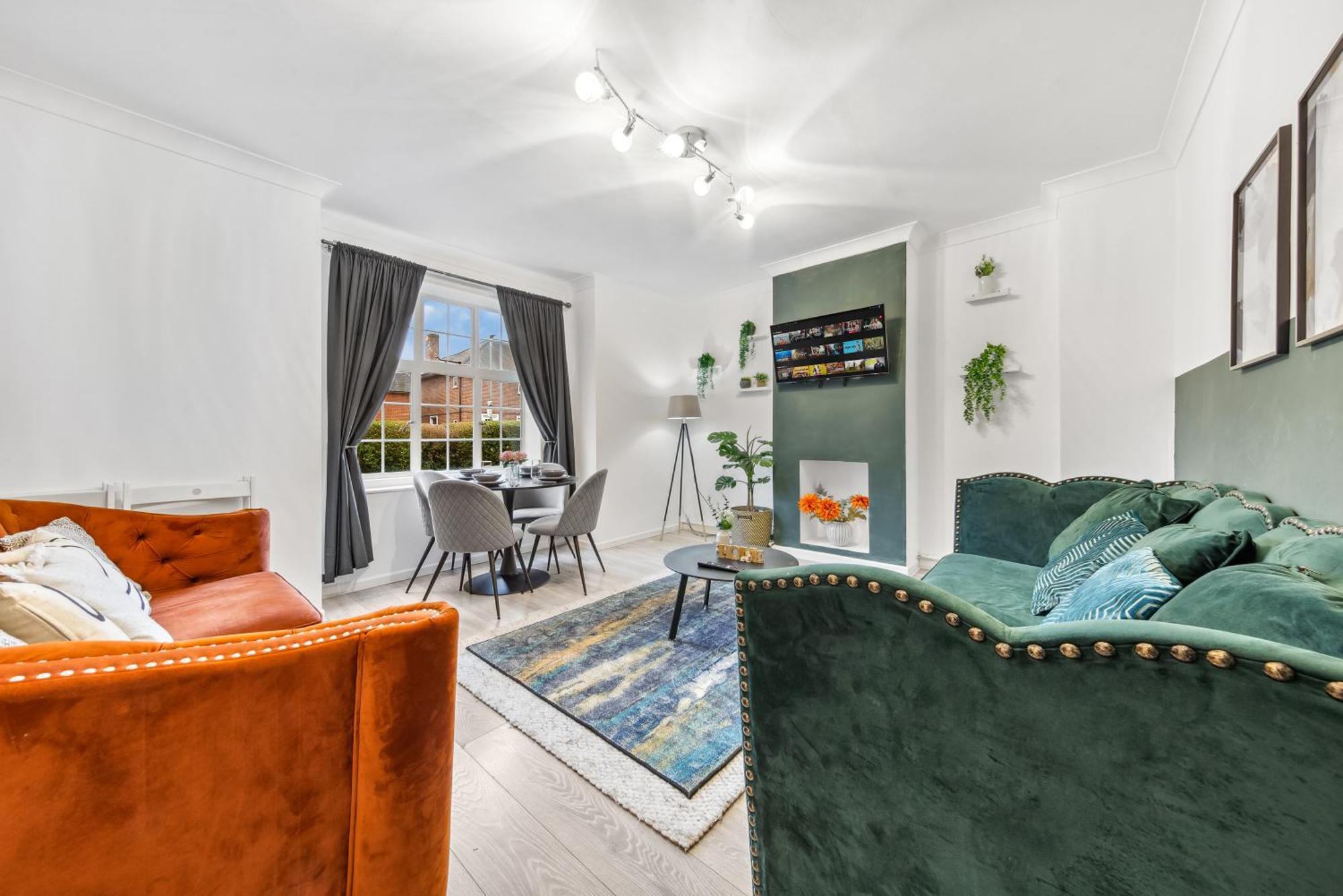 Luxe Jacuzzi - Sleeps 7 - Putney Bridge Holiday home