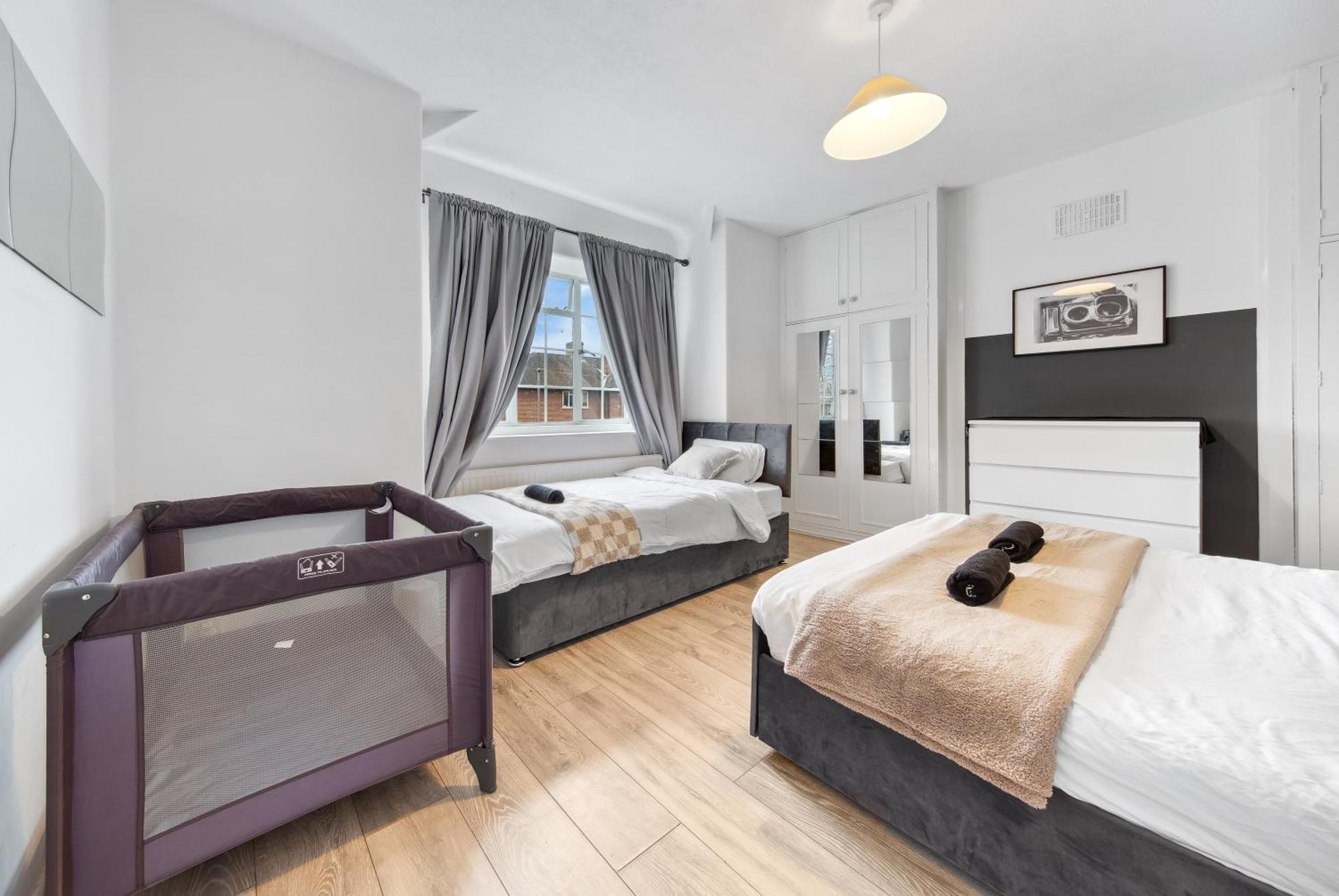 Luxe Jacuzzi - Sleeps 7 - Putney Bridge Holiday home