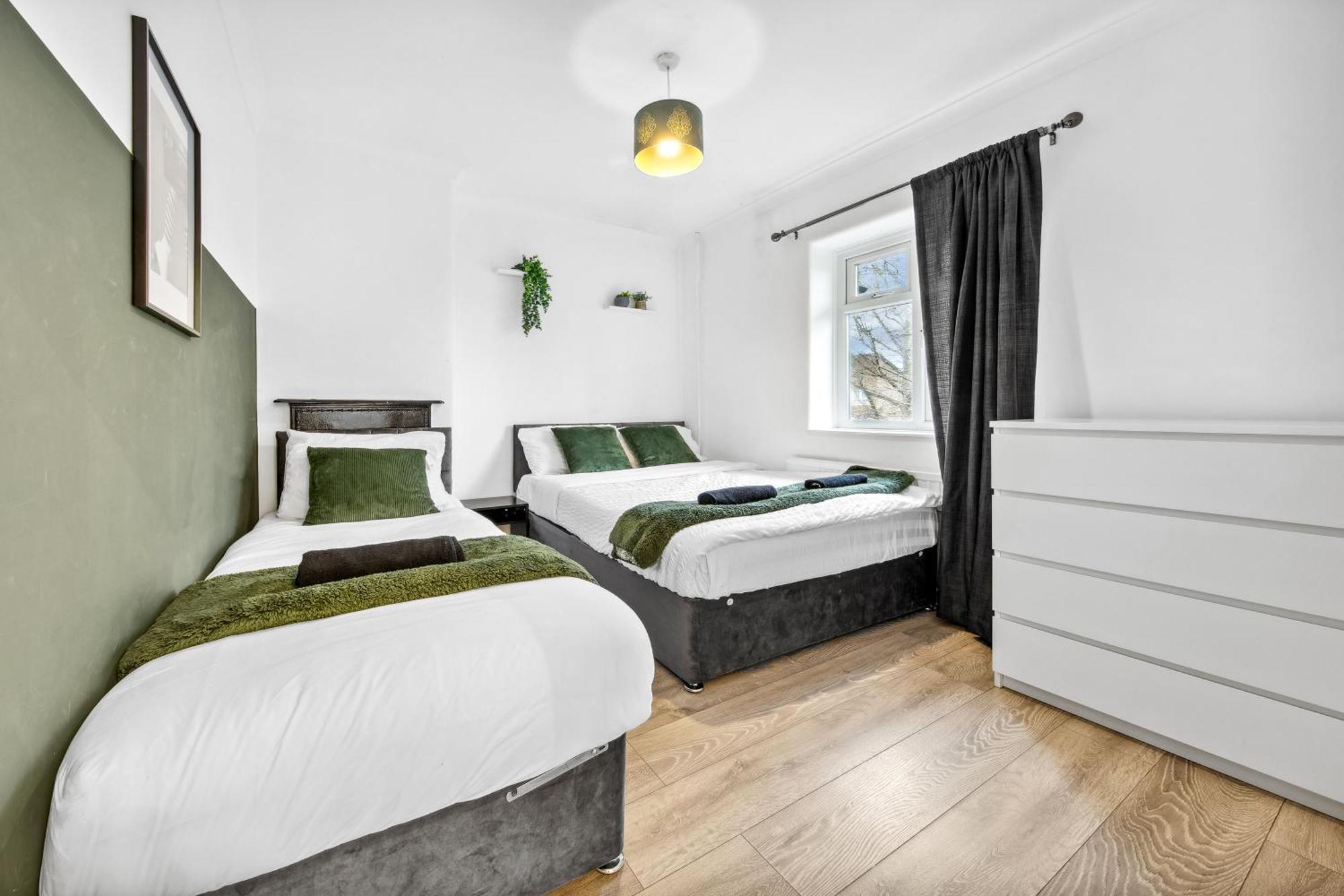 Luxe Jacuzzi - Sleeps 7 - Putney Bridge * London