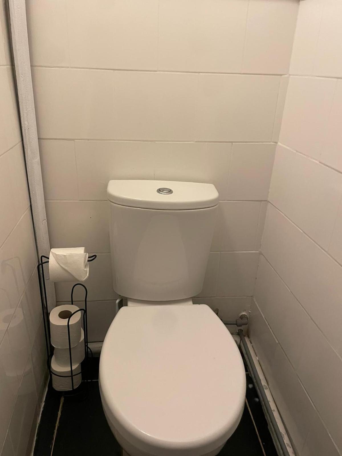 Guest house Cosy Double A Stones Throw From Wembley Stadium London