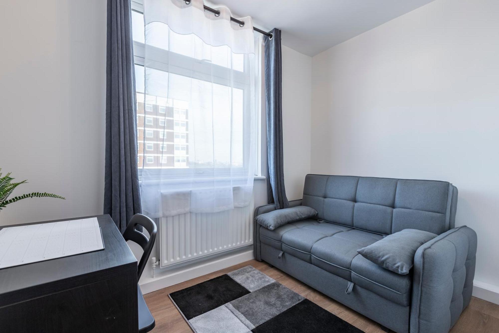 Apartment Shepherds Haven Luxury 4 Bed Flat With Self Check In