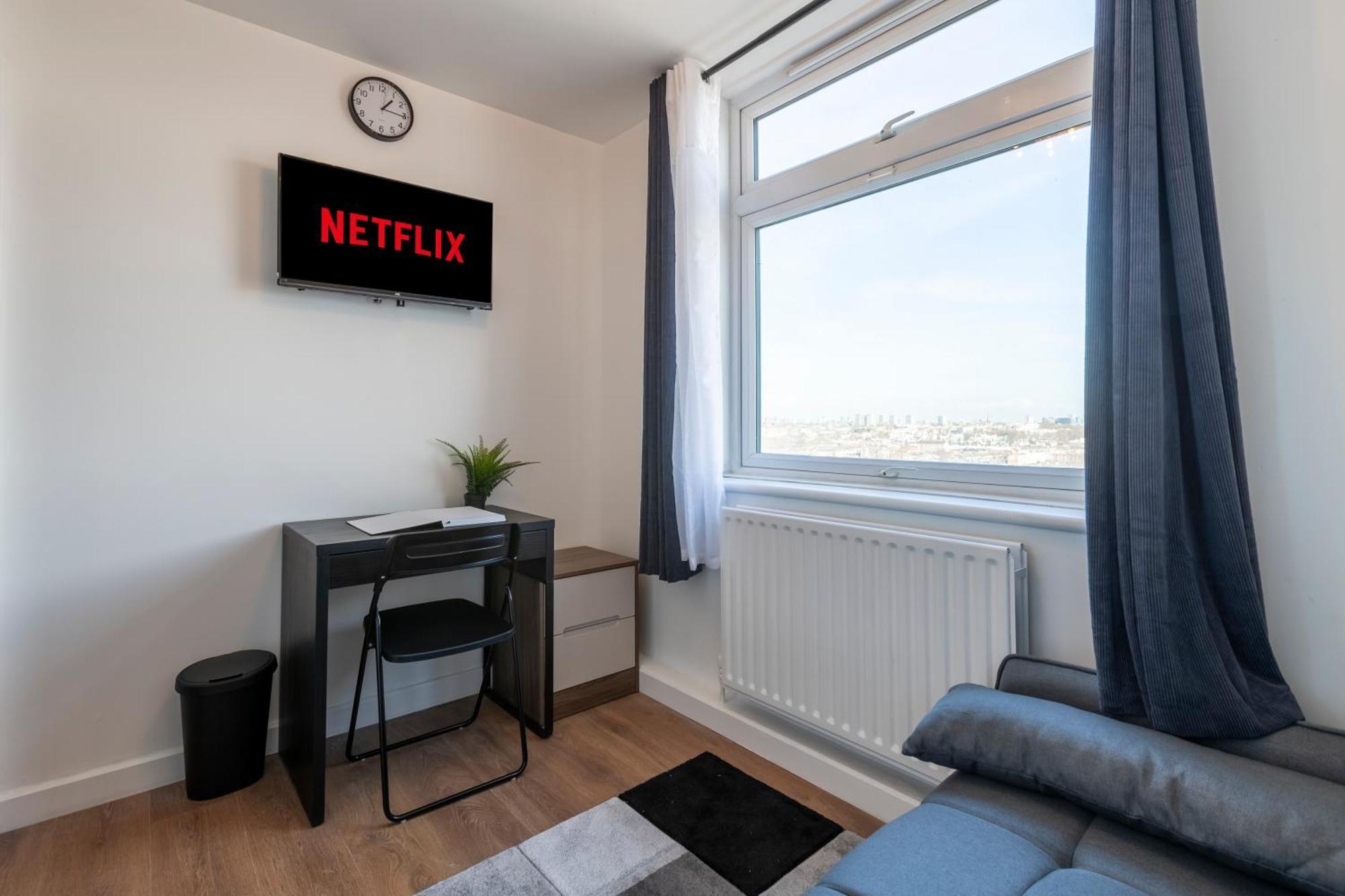 Shepherds Haven Luxury 4 Bed Flat With Self Check In Apartment London