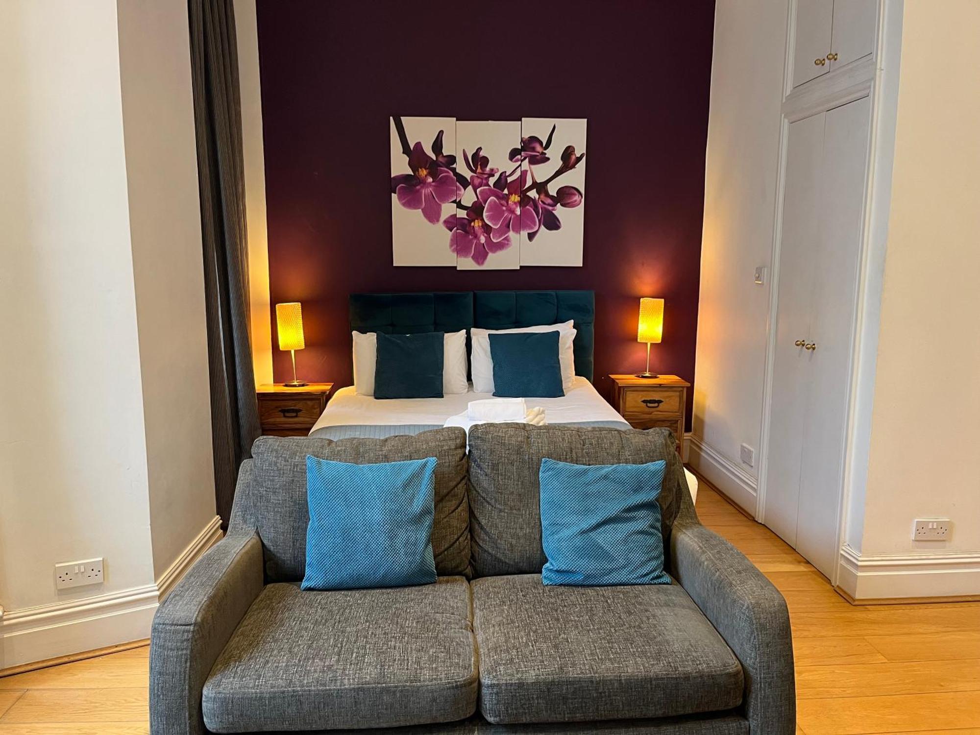 Longridge Road Apartment *
