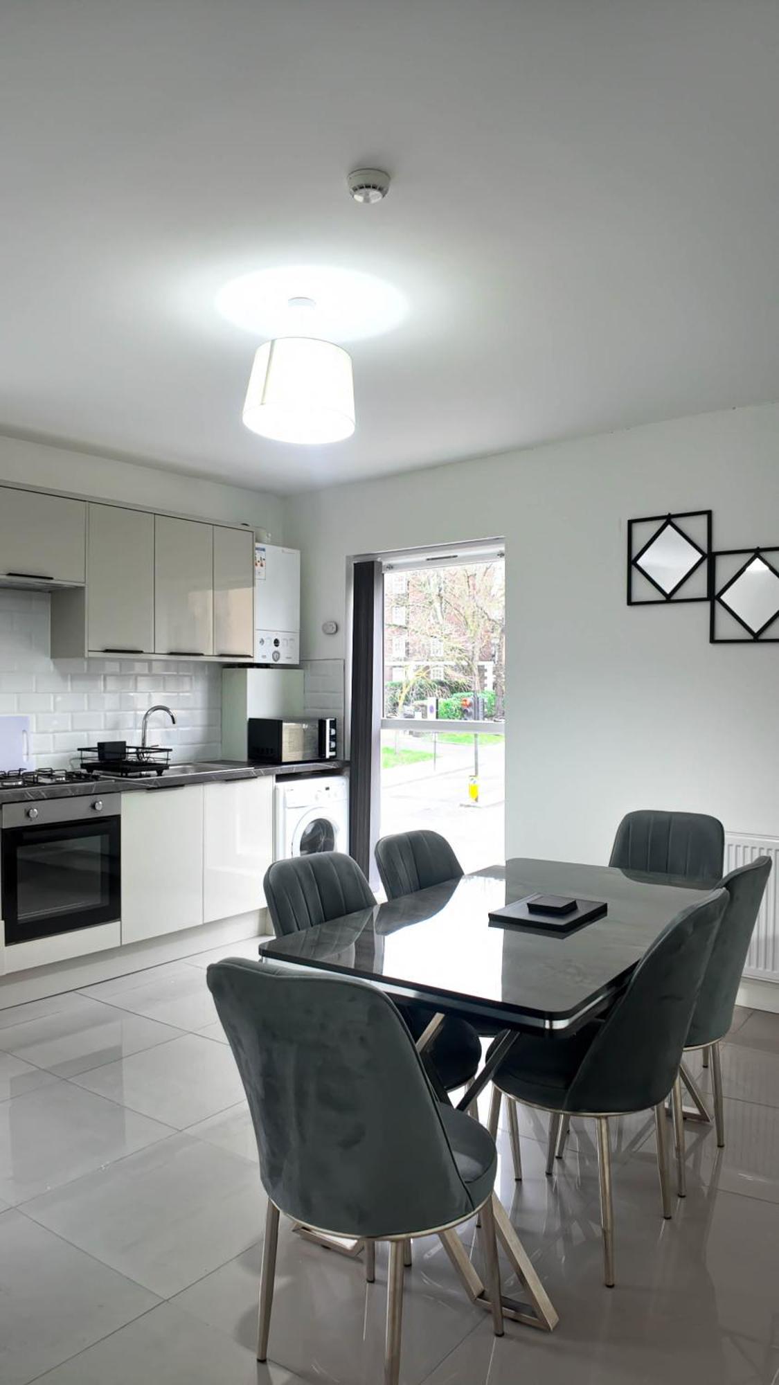 Apartment Duplex 3 Bed With Patio In Camden Wr202 *
