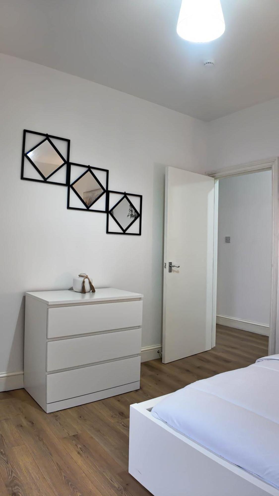 Duplex 3 Bed With Patio In Camden Wr202 * London