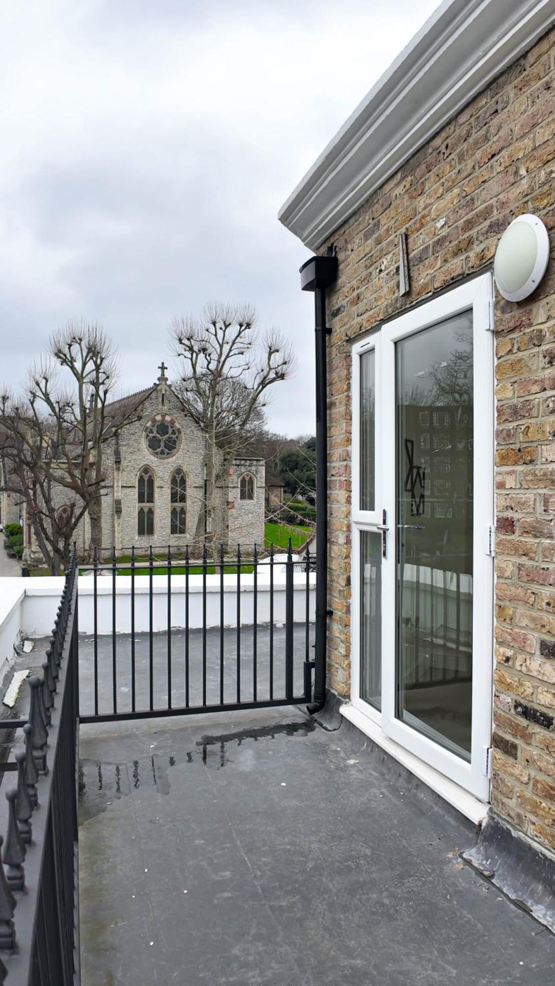 Duplex 3 Bed With Patio In Camden Wr202