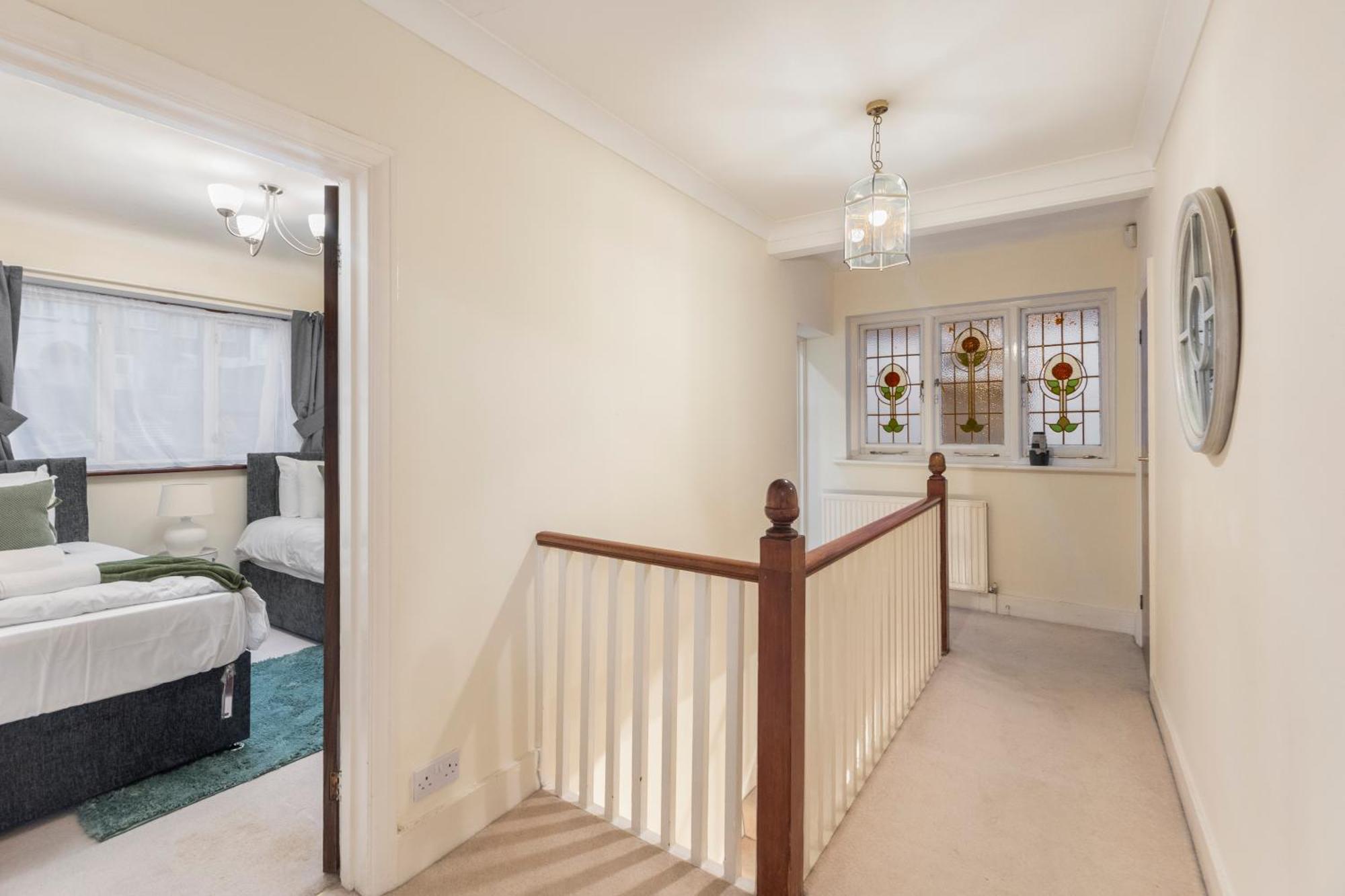 Spacious 4 Bedroom House Holiday home *