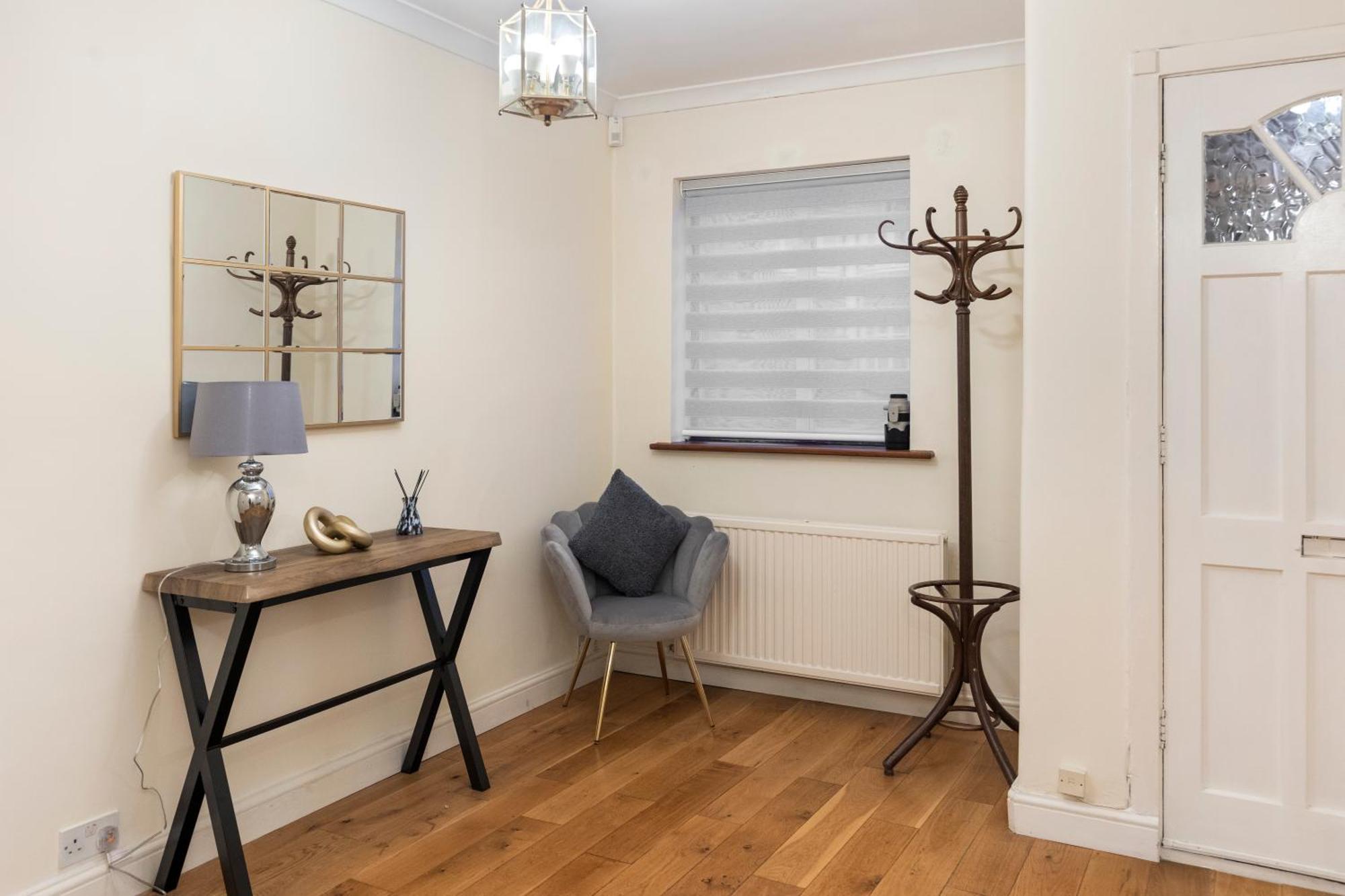Spacious 4 Bedroom House London