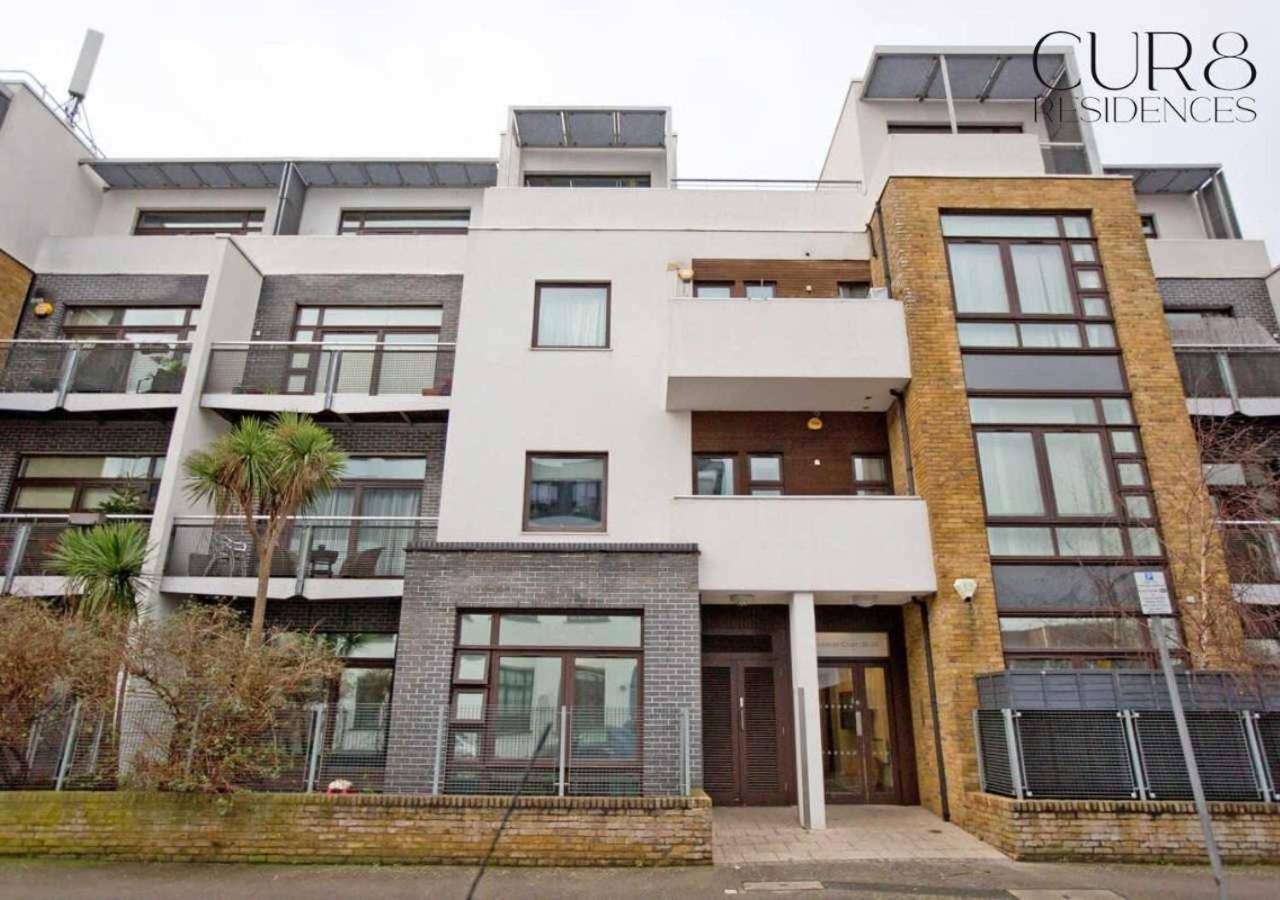 Stylish Penthouse With Views / Balcony Ac Apartment
