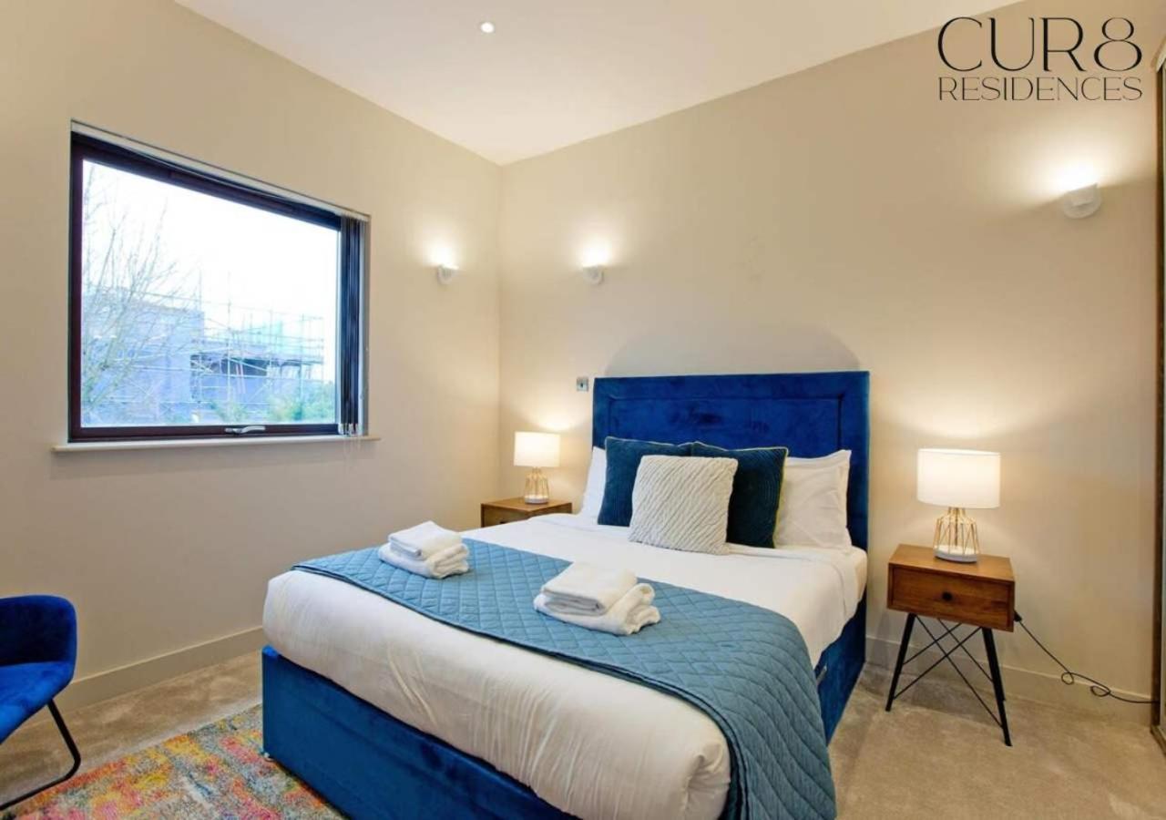 Stylish Penthouse With Views / Balcony Ac * London