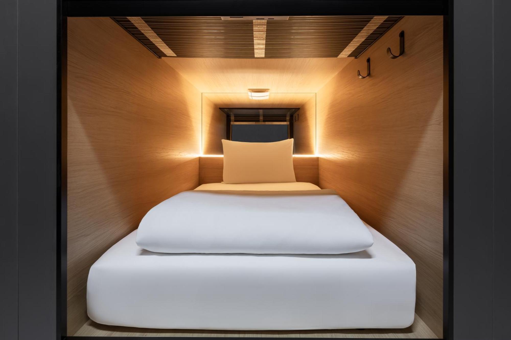 Zedwell Capsules Piccadilly * London