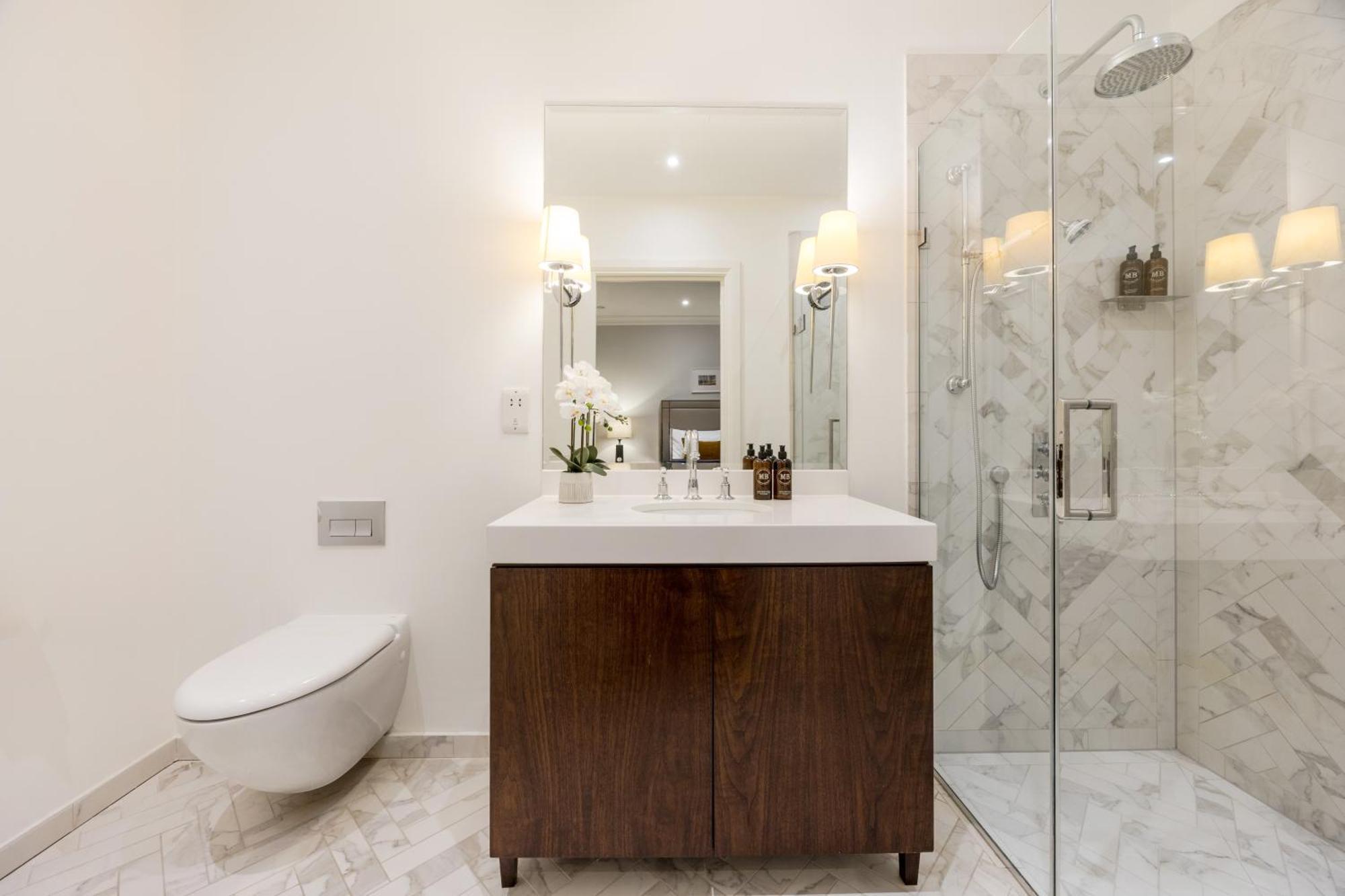 Buckingham & Lloyds Knightsbridge 5* London