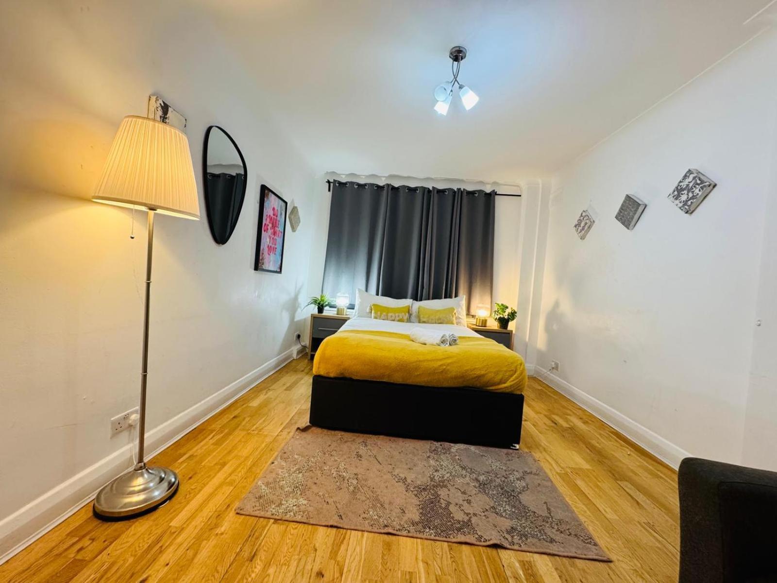 Apartment 2 Bedroom Flat Hyde Park