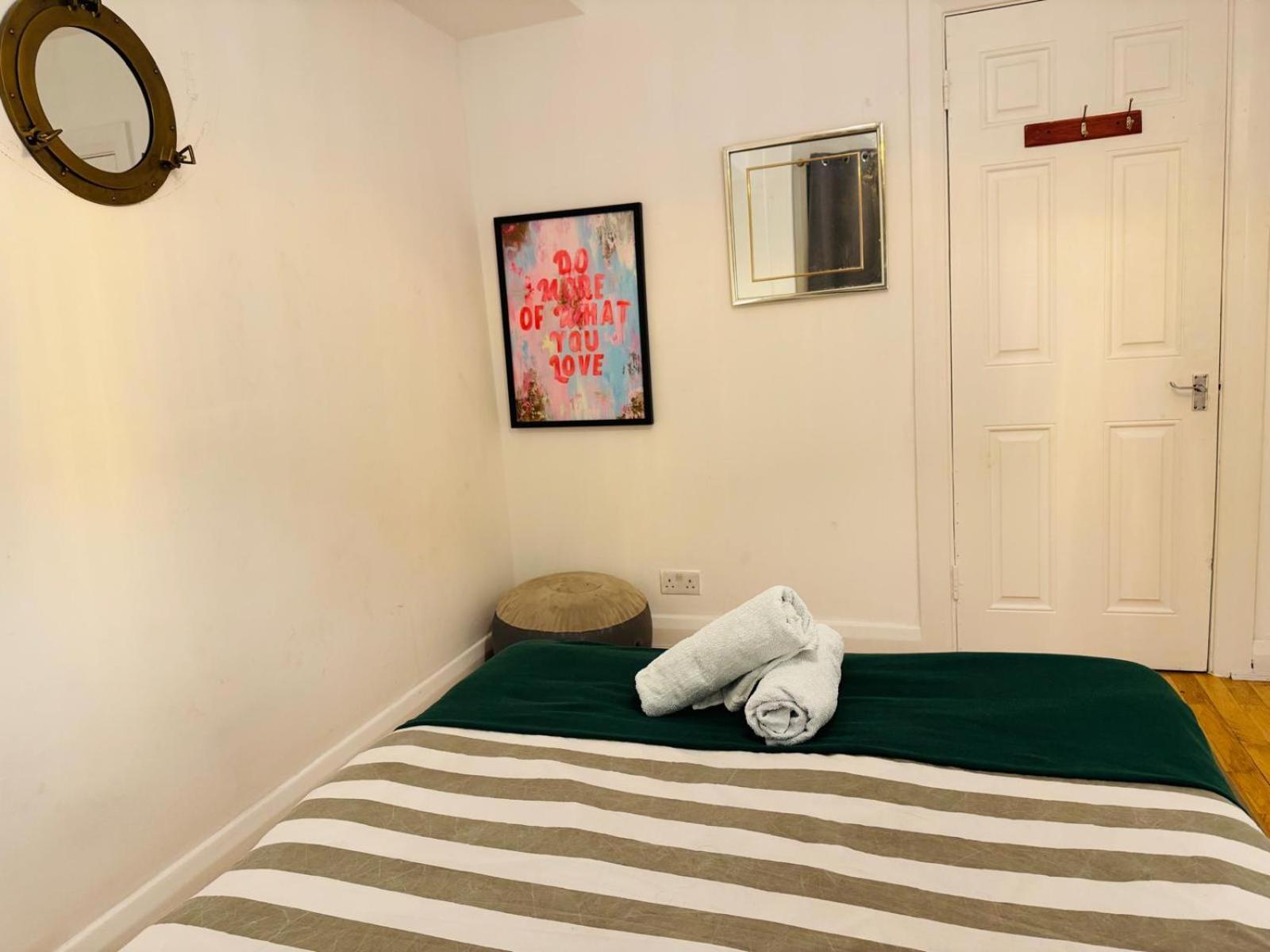 2 Bedroom Flat Hyde Park Apartment