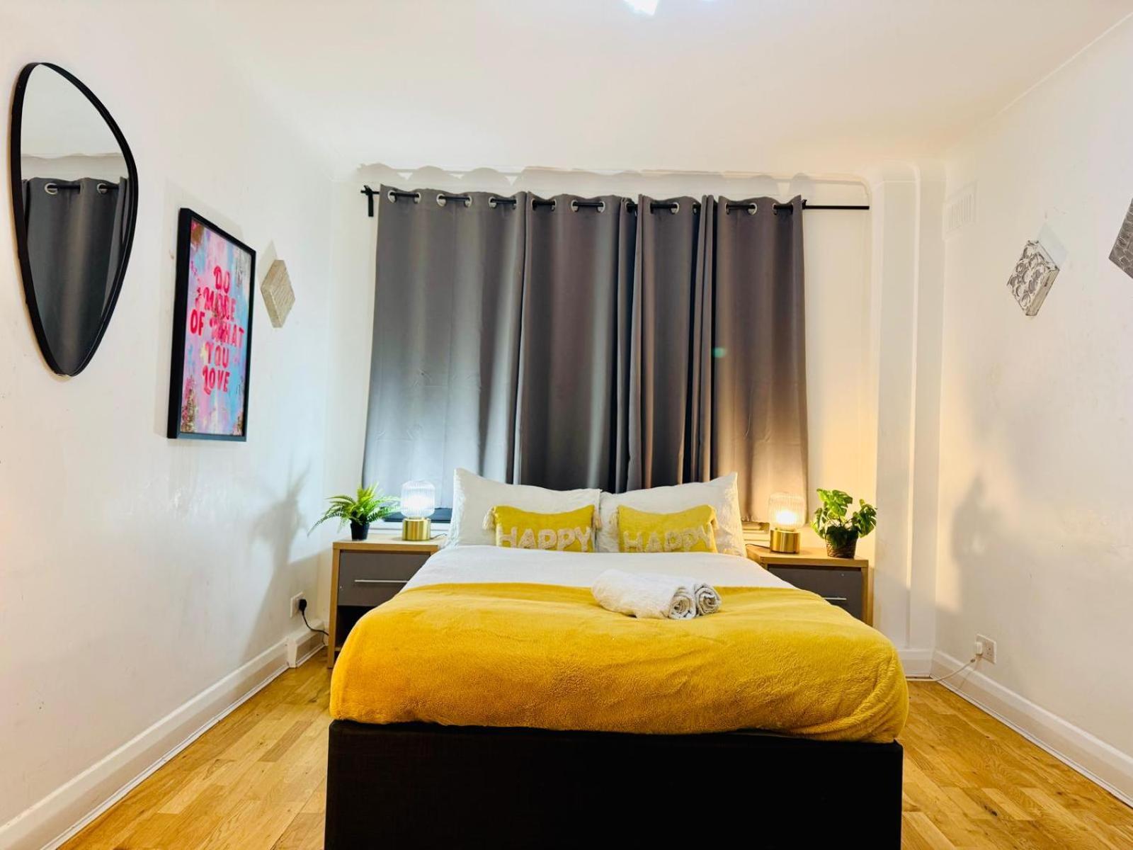 2 Bedroom Flat Hyde Park London