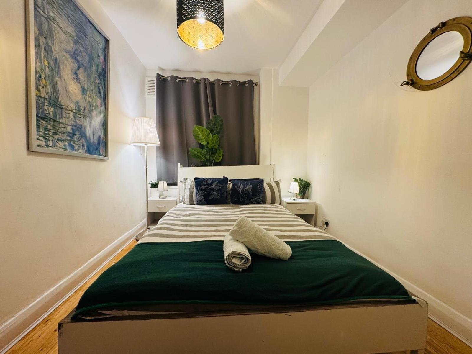 2 Bedroom Flat Hyde Park