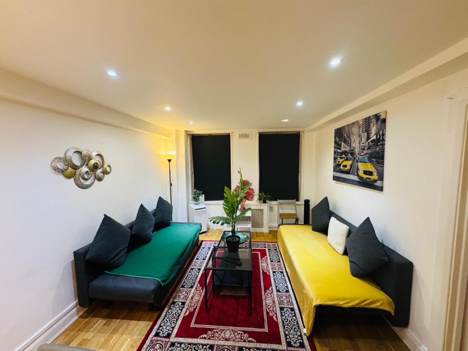 2 Bedroom Flat Hyde Park Apartment London