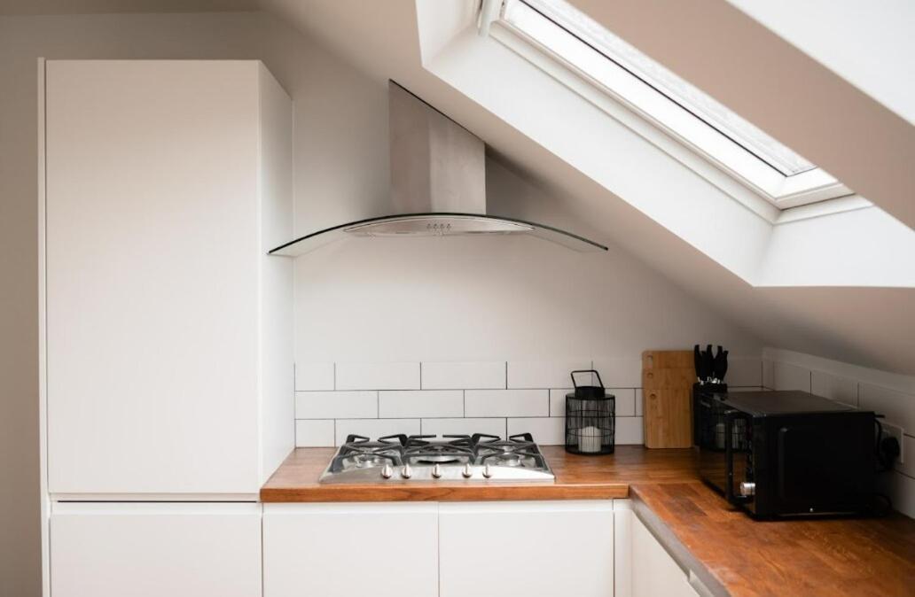 Apartment Contemporary 2 Bed Loft Honor Oak, London
