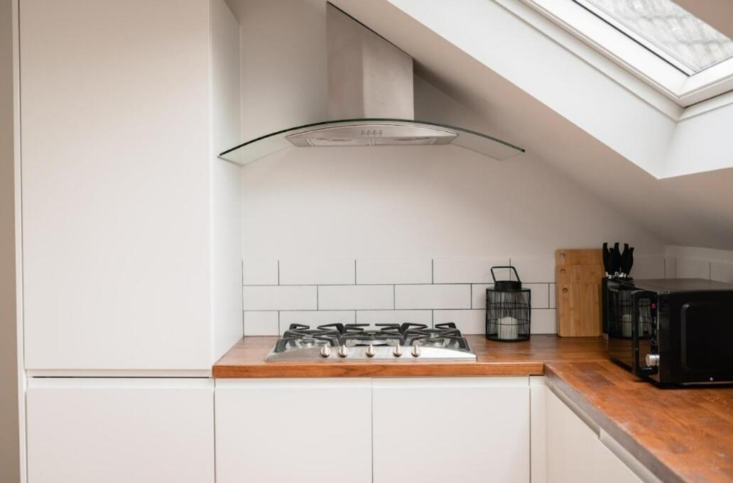 Contemporary 2 Bed Loft Honor Oak, London