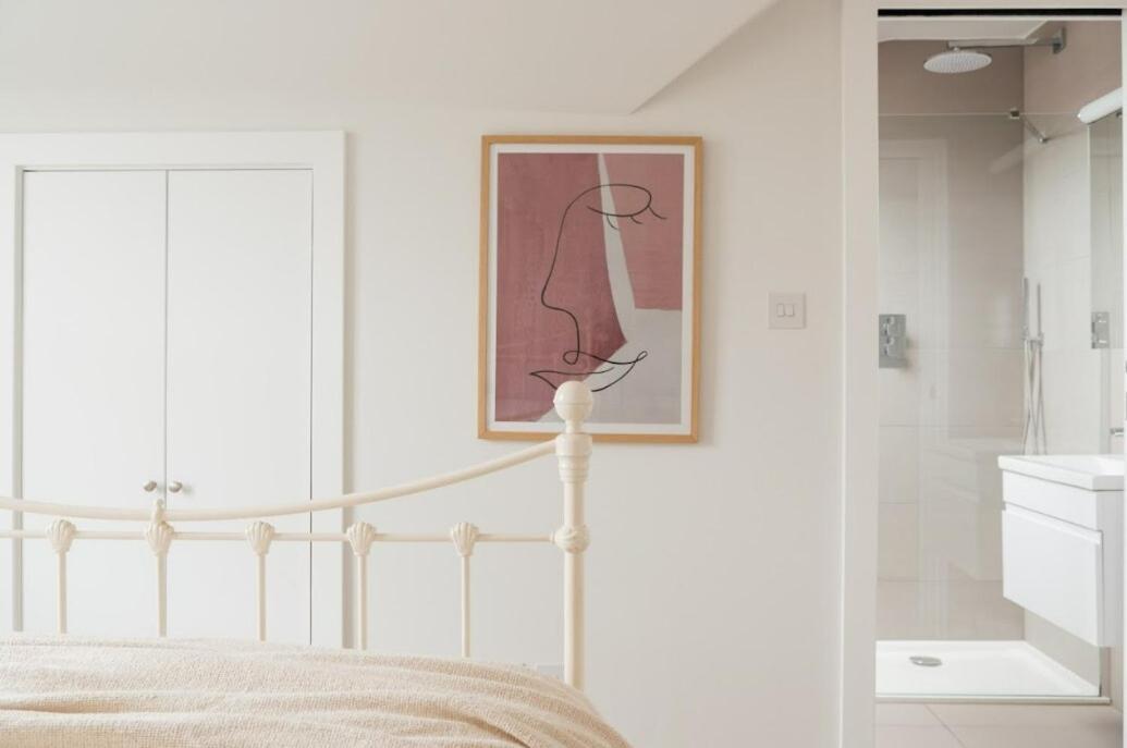 Apartment Contemporary 2 Bed Loft Honor Oak,