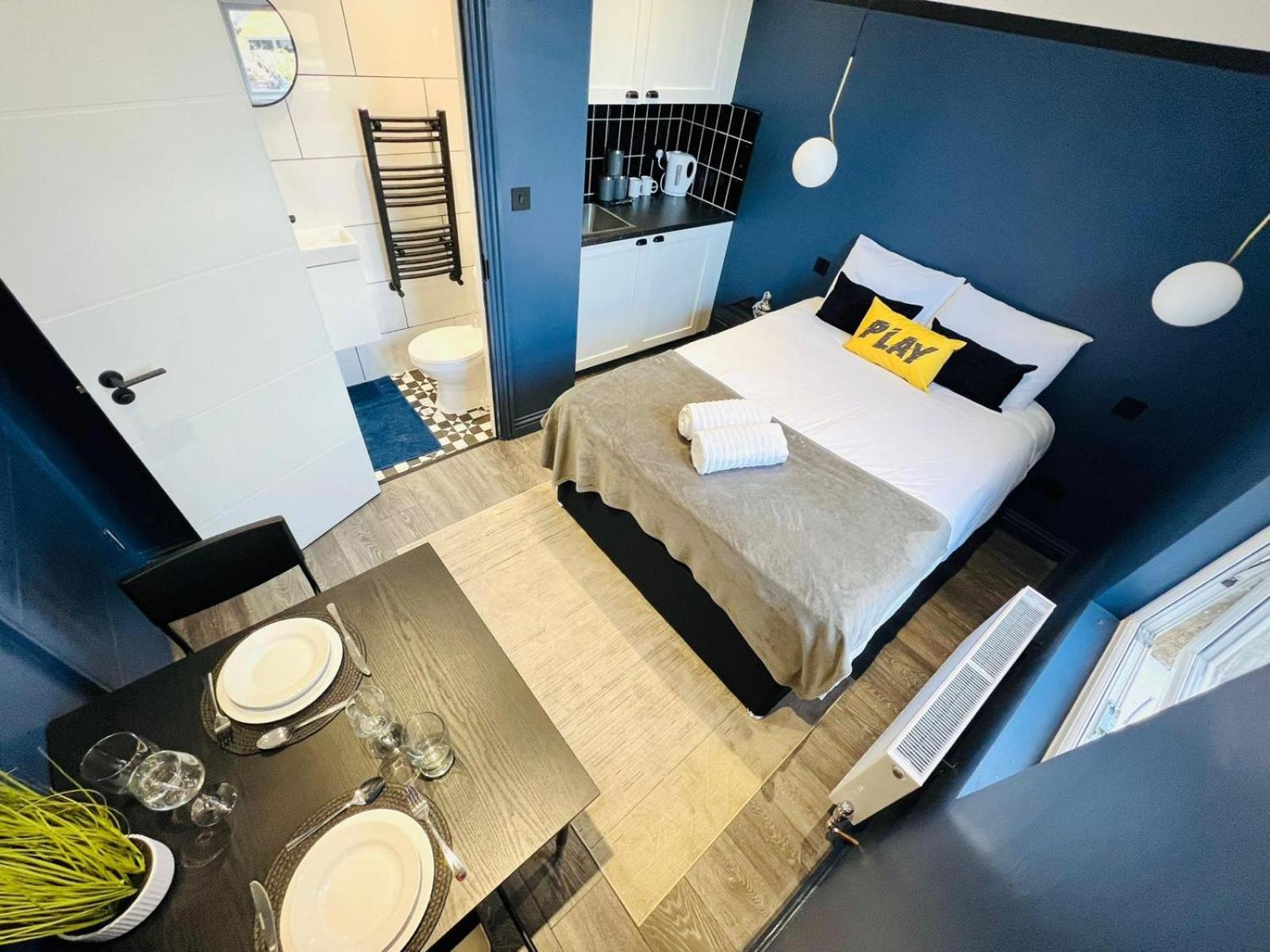 61 Studio, Ideal For Tourists High Recommend!!! Guest house London