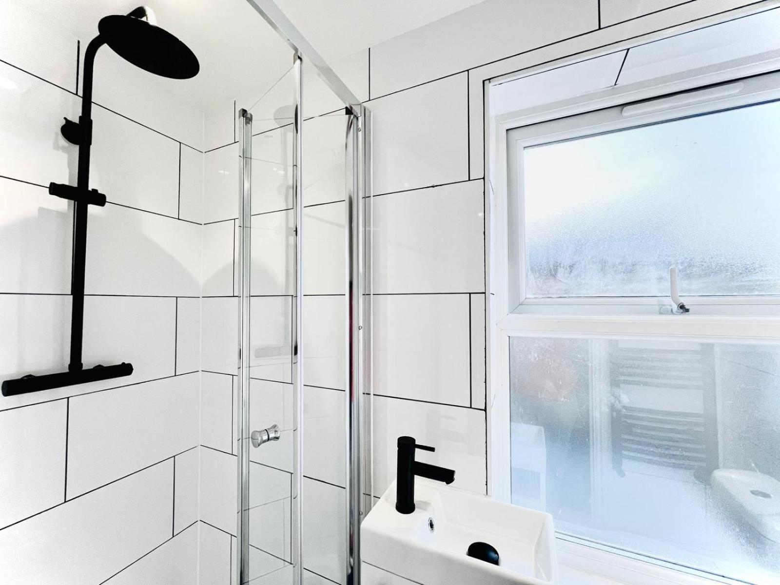 61 Studio, Ideal For Tourists High Recommend!!! Guest house London