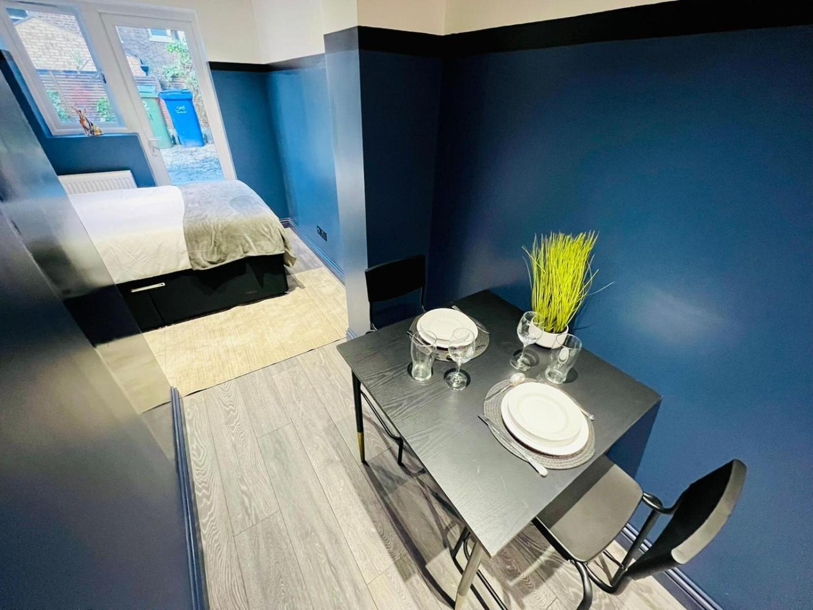 Guest house 61 Studio, Ideal For Tourists High Recommend!!! *